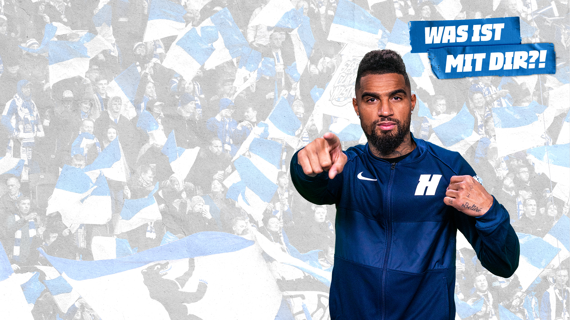 Prince Boateng präsentiert die Nike Jacke.