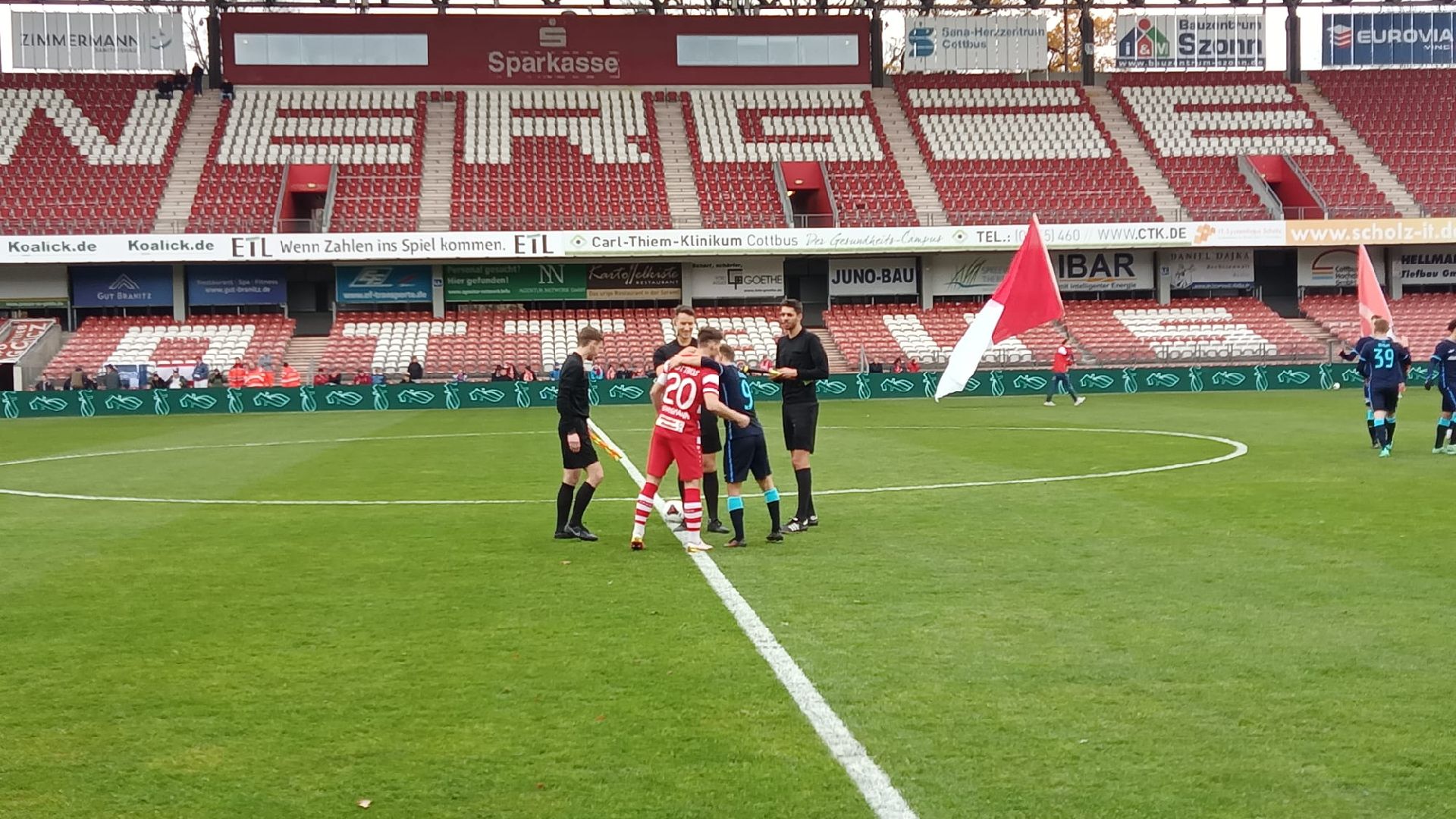 Das Stadion der Freundschaft kurz vor dem Anpfiff.