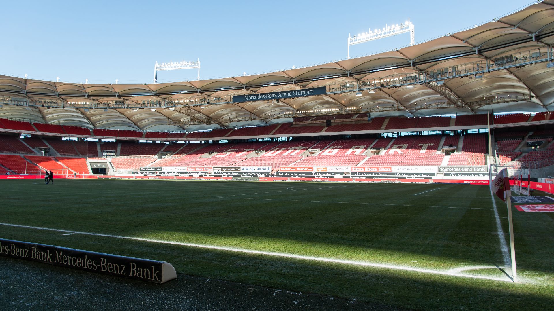 Der Blick von der Eckfahne in das Stuttgarter Stadion.