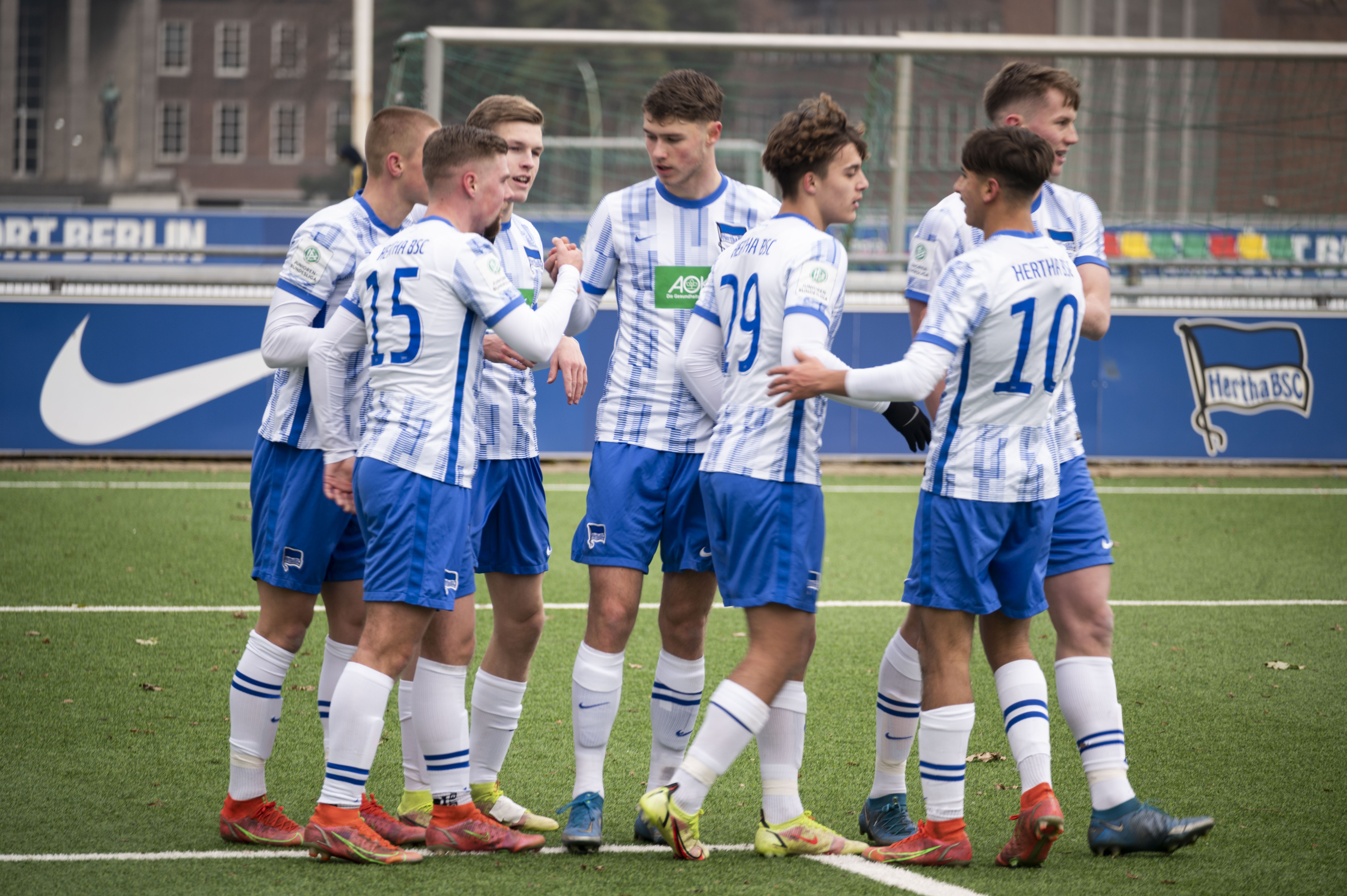 Unsere U19 bejubelt den 1:0-Führungstreffer gegen den 1. FC Magdeburg.