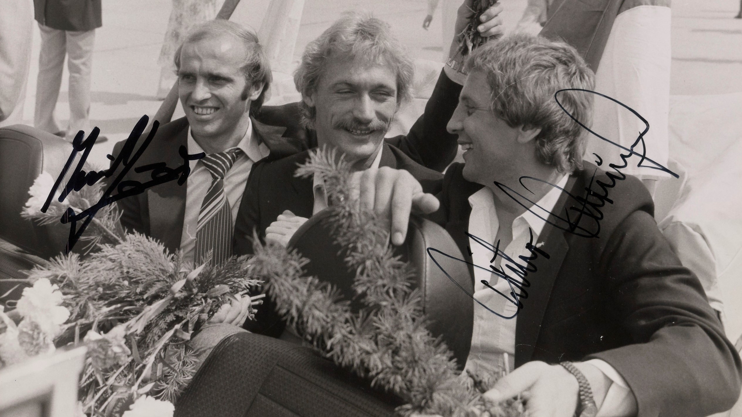 'Ete' Beer und seine Teamkollegen werden nach der Rückkehr im Anschluss ans Pokalfinale 1979 gefeiert.