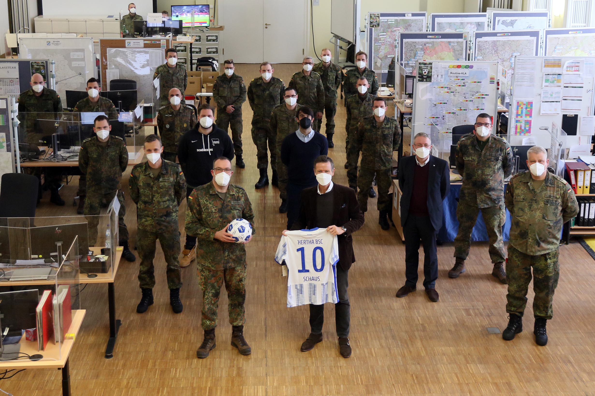 Der Hertha BSC-Arbeitsstab Corona besuchte die Operationszentrale der Bundeswehr.