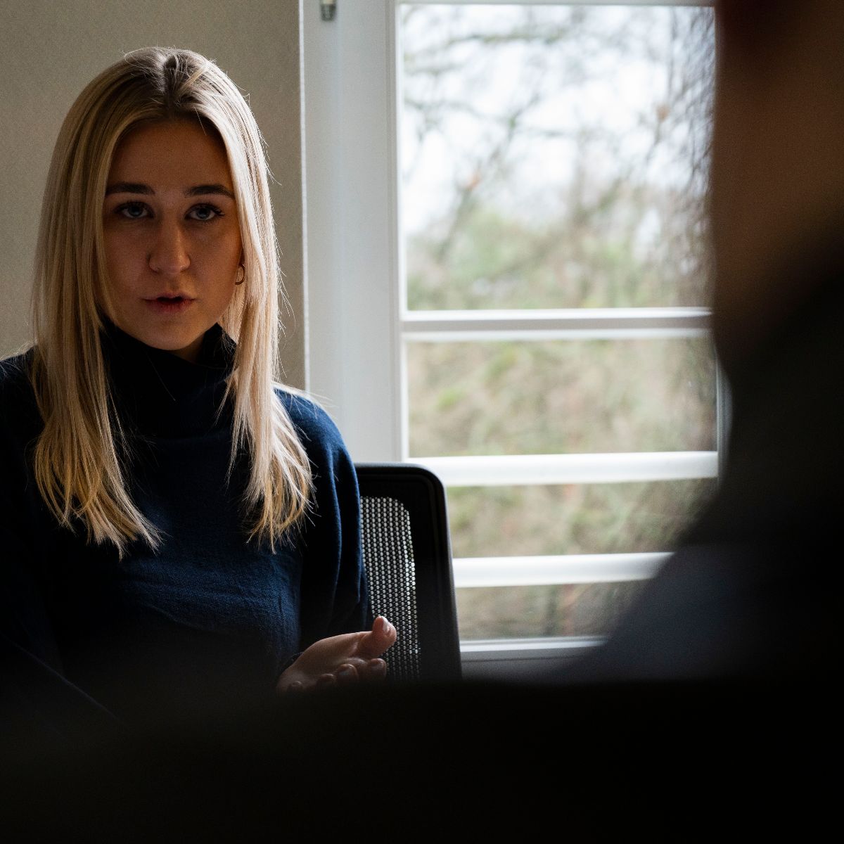 Selina Koch redet im Gespräch mit unserem Redakteur.