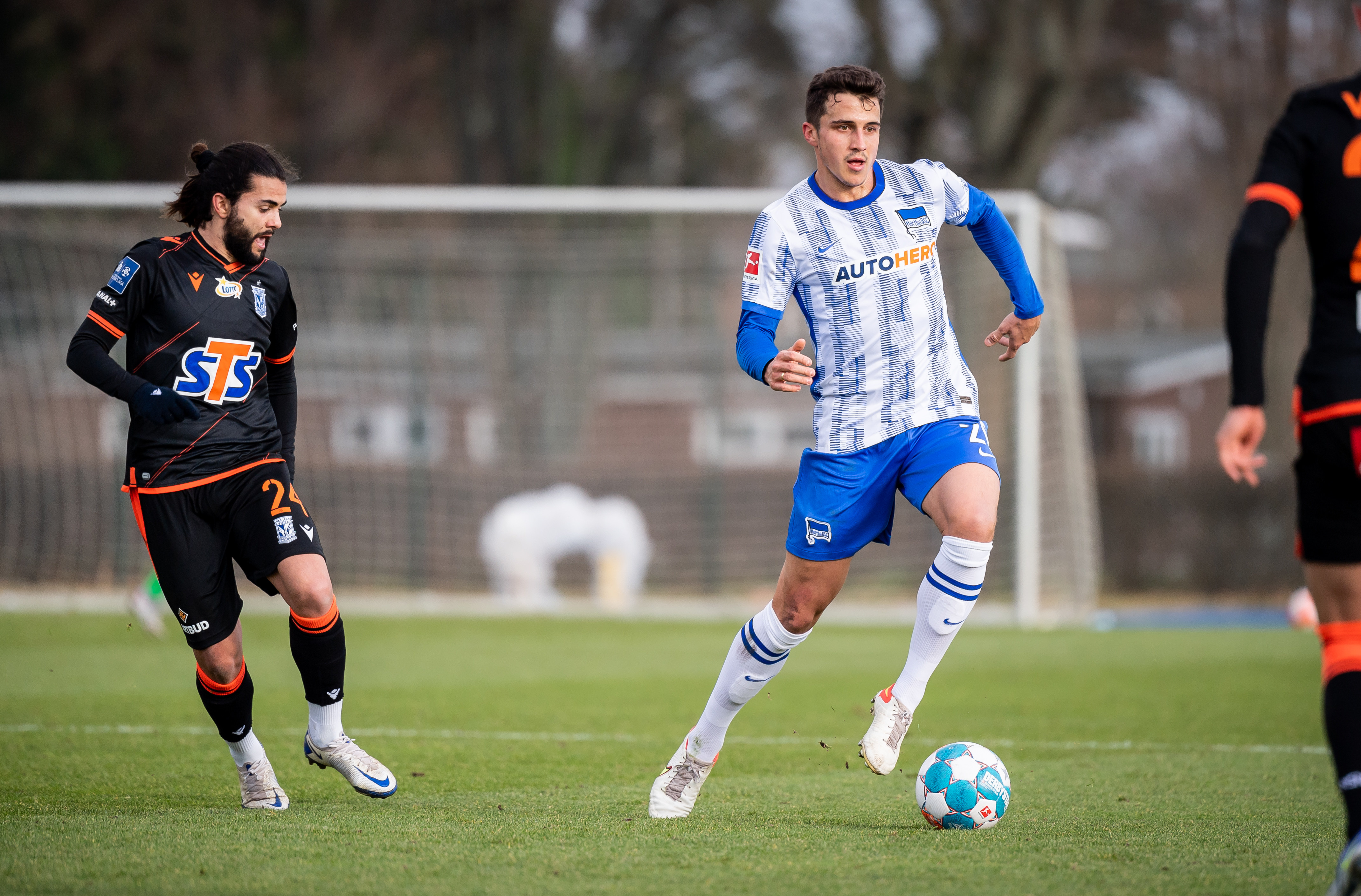 Marc Oliver Kempf on the ball.