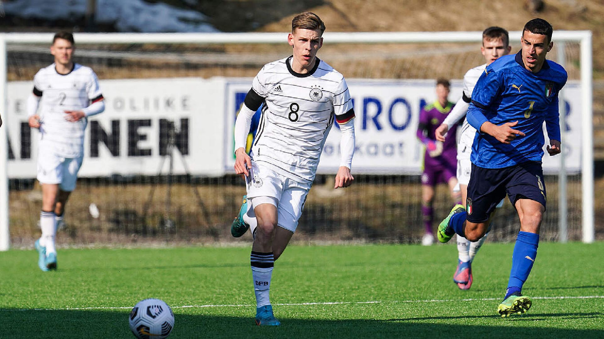 Anton Kade und Linus Gechter liefen gemeinsam für die U19 des DFB auf.