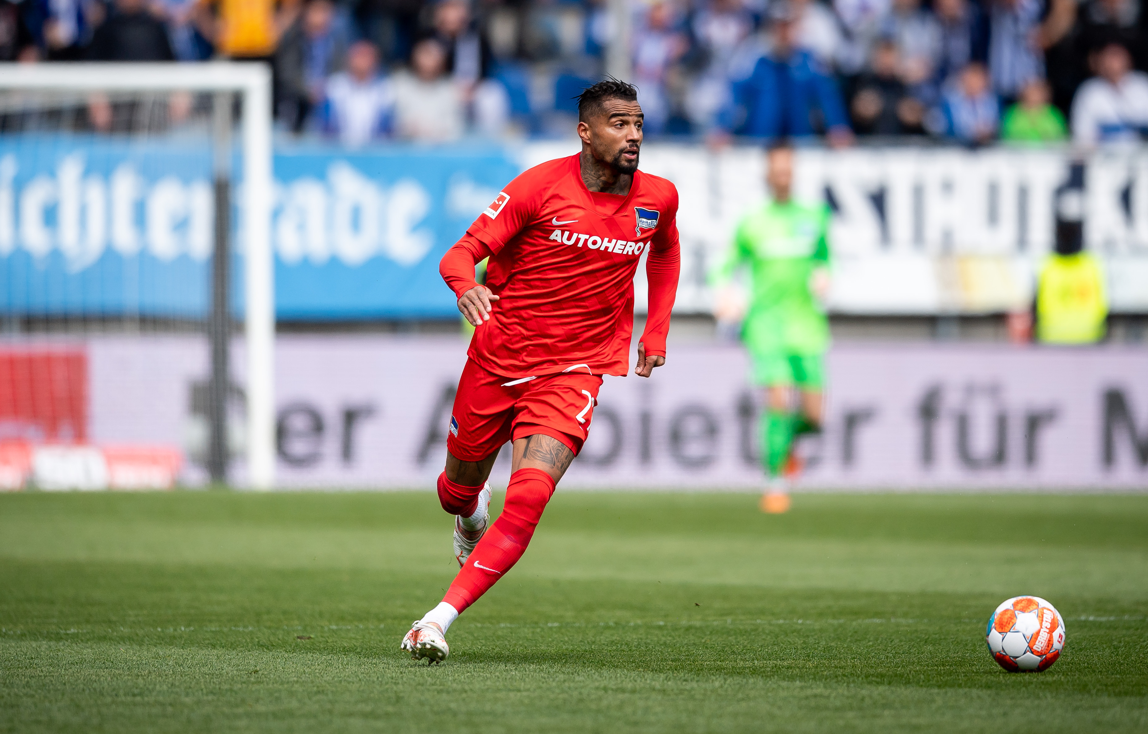 Prince Boateng on the ball in Bielefeld.