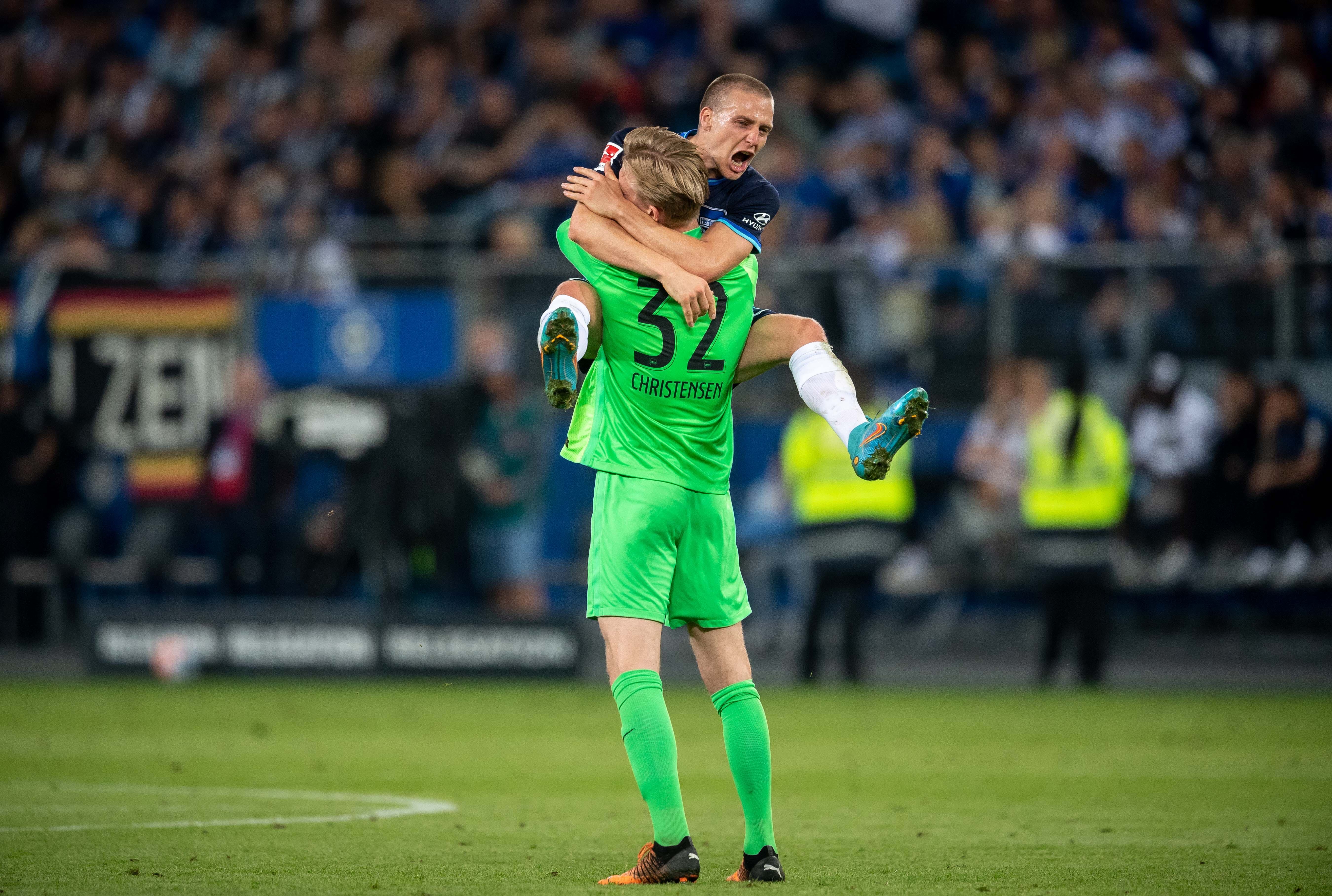 Santiago Ascacíbar celebrates the second goal with Oliver Christensen.