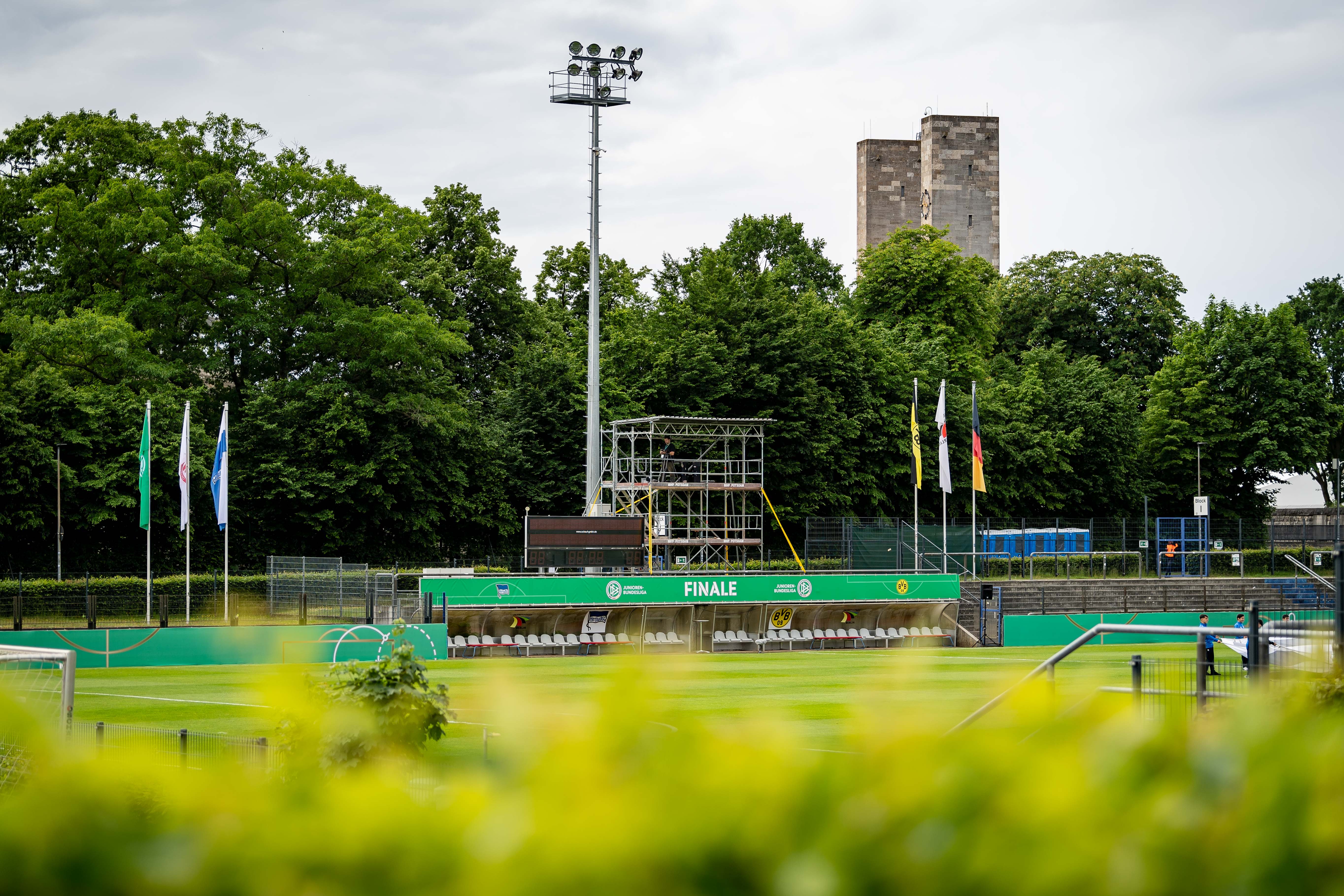 Das Stadion auf dem Wurfplatz/Amateurstadion im DFB-Design.