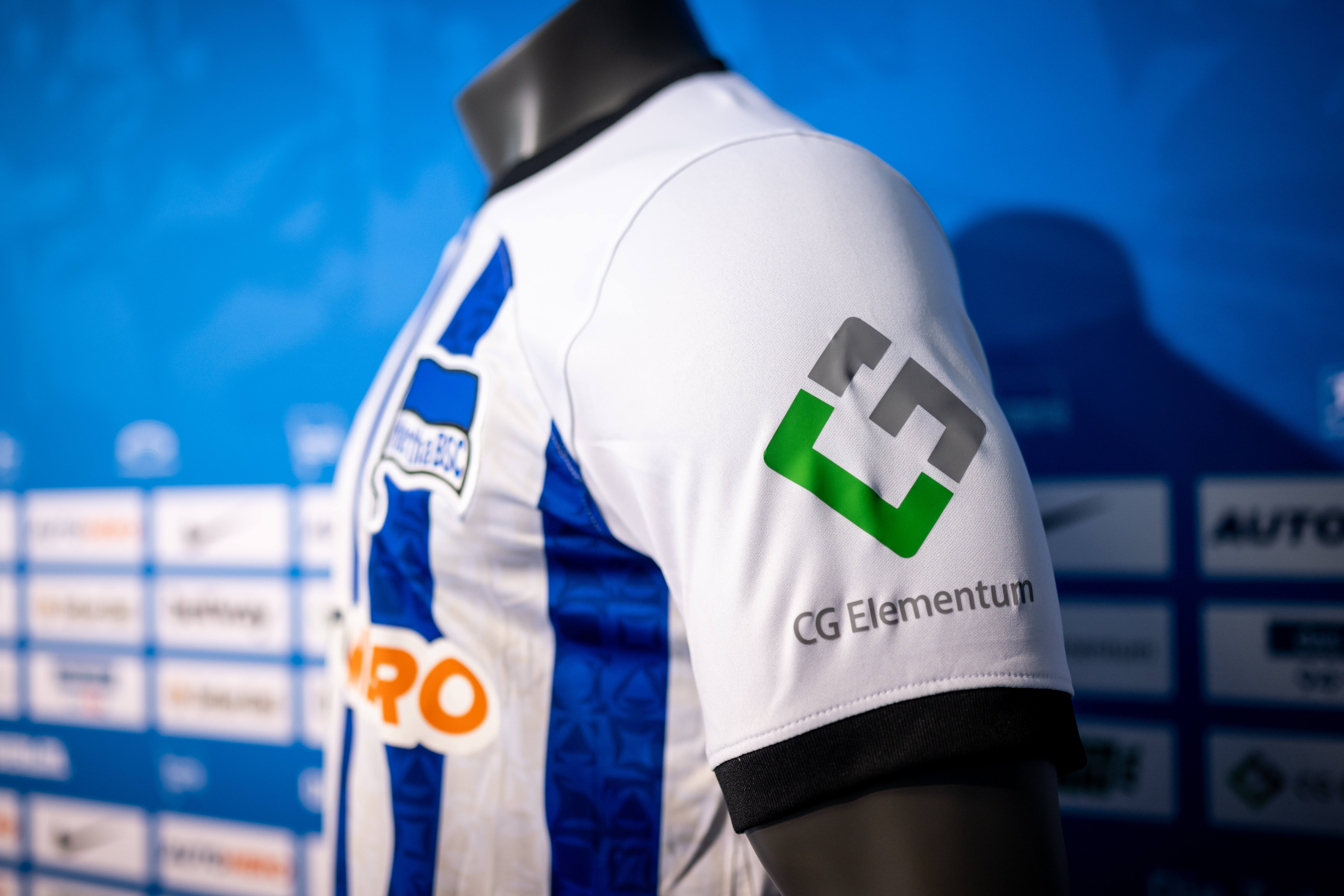 Das Logo von CG Elementum AG auf unserem Trikot.
