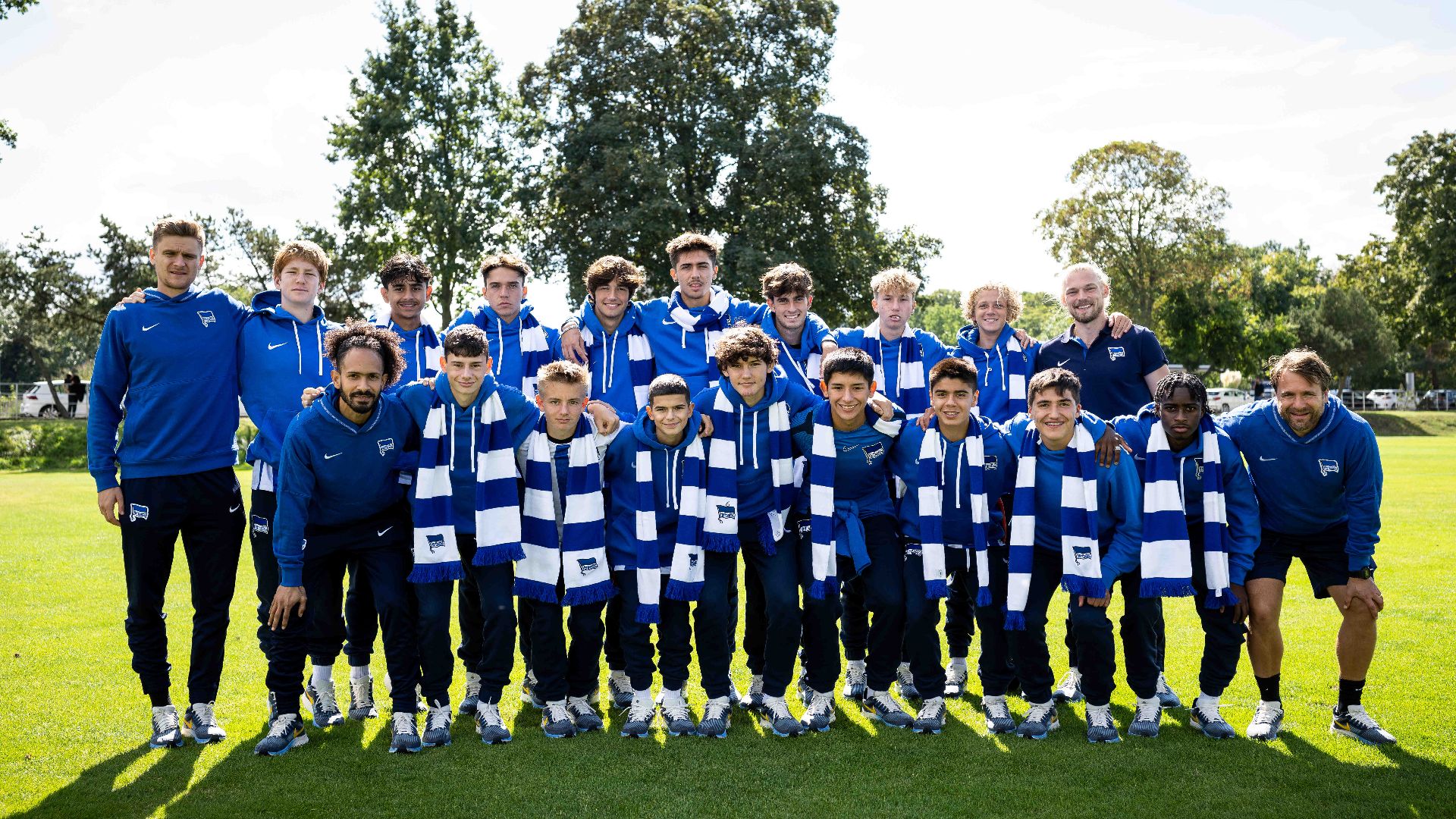 Das erste Teamfoto unseres Integrated Academy Teams.