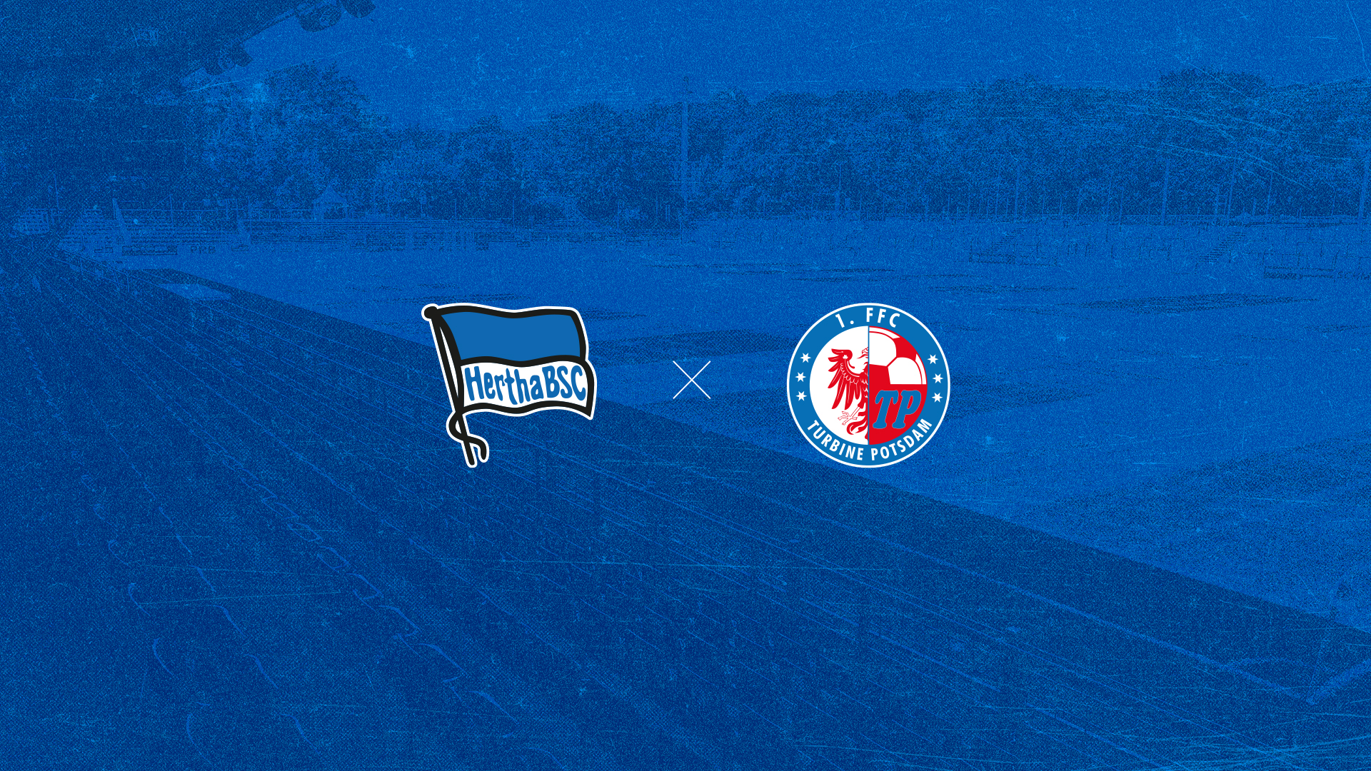 Die Logos von Hertha BSC und Turbine Potsdam auf einem blauen Hintergrund.