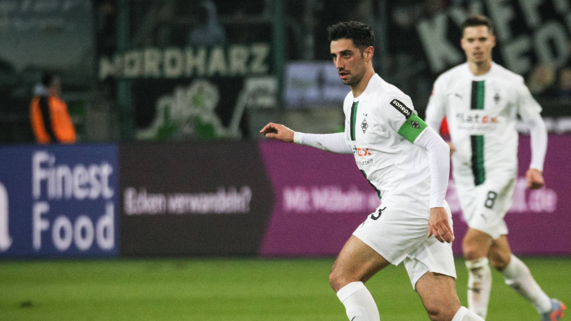 Lars Stindl treibt den Ball nach vorne.