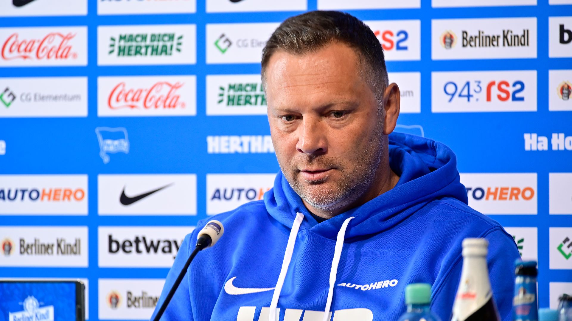 Pál Dárdai talks to the media at the pre-match press conference.