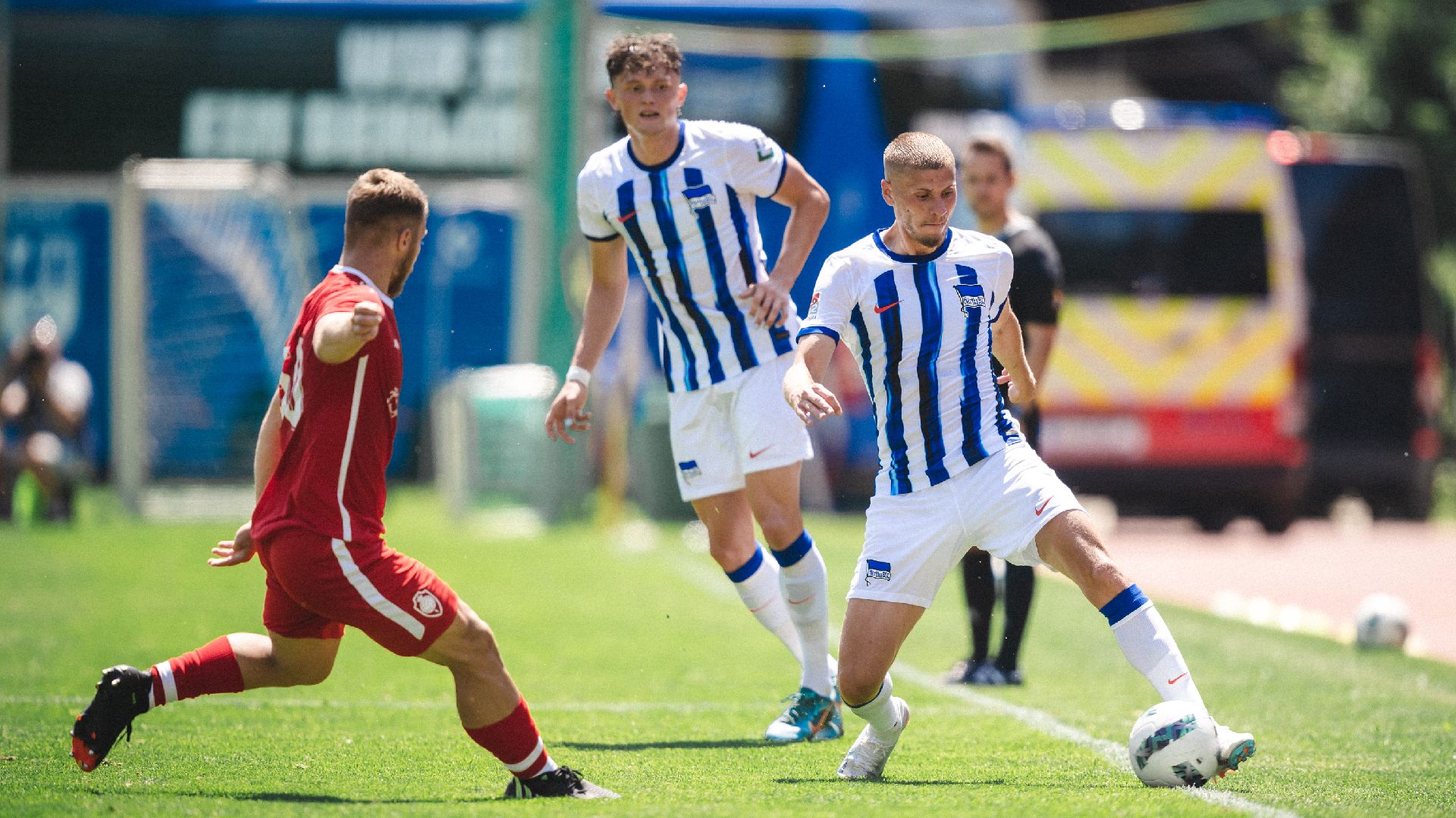 Márton Dárdai keeps the ball in play on the sideline.