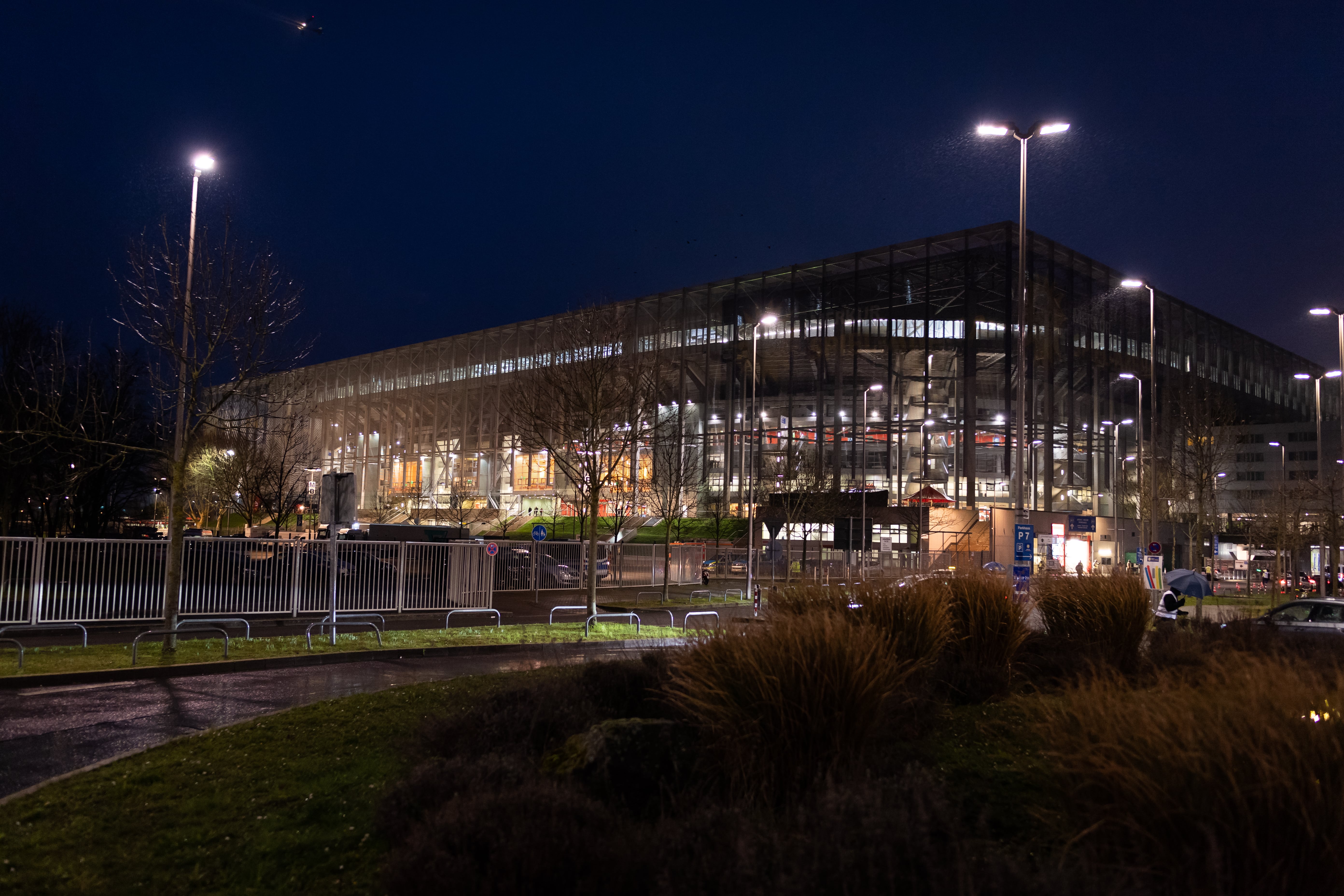 Die Düsseldorf-Arena von außen.