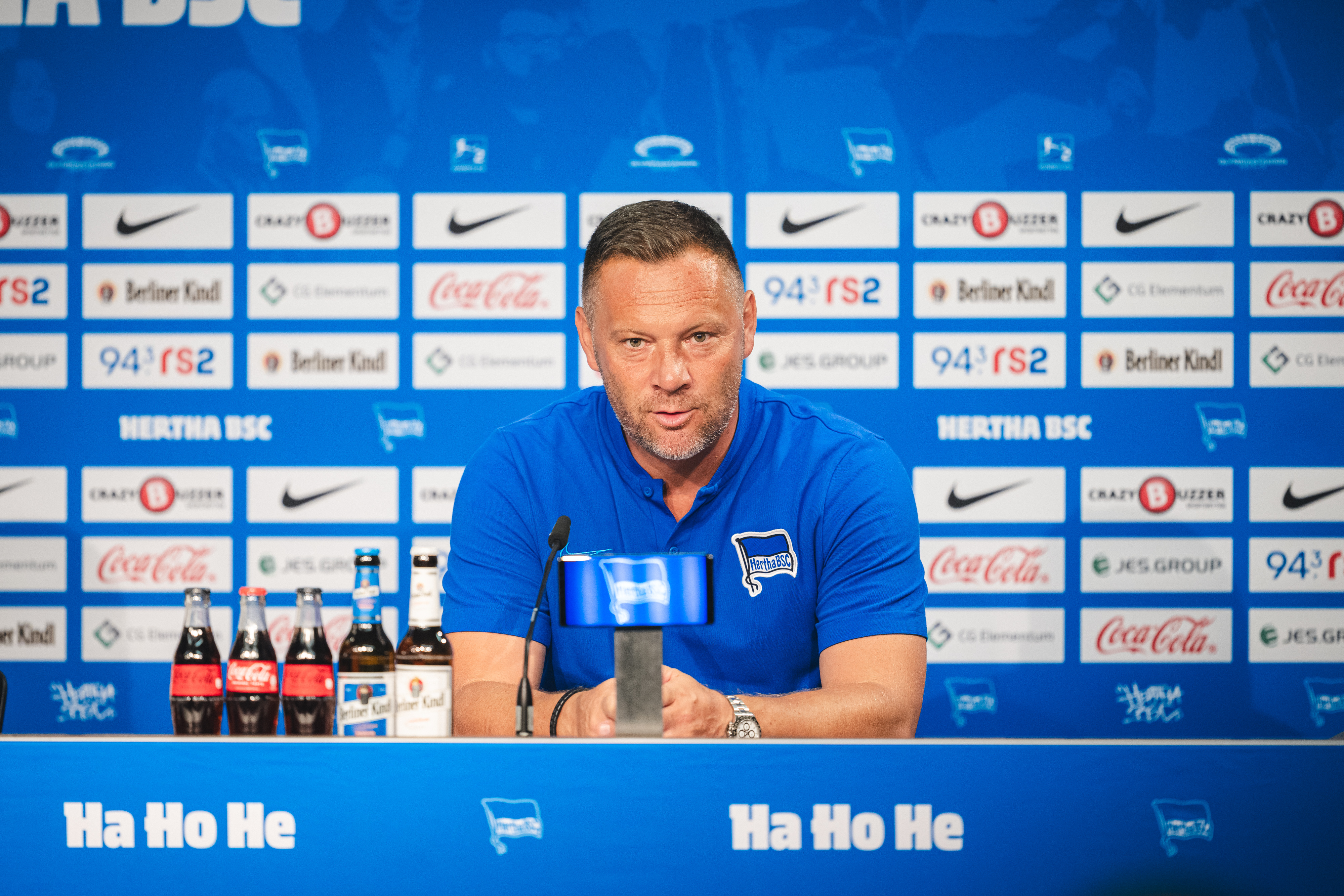 Pál Dardai auf der Pressekonferenz nach dem Heimsieg gegen Braunschweig.