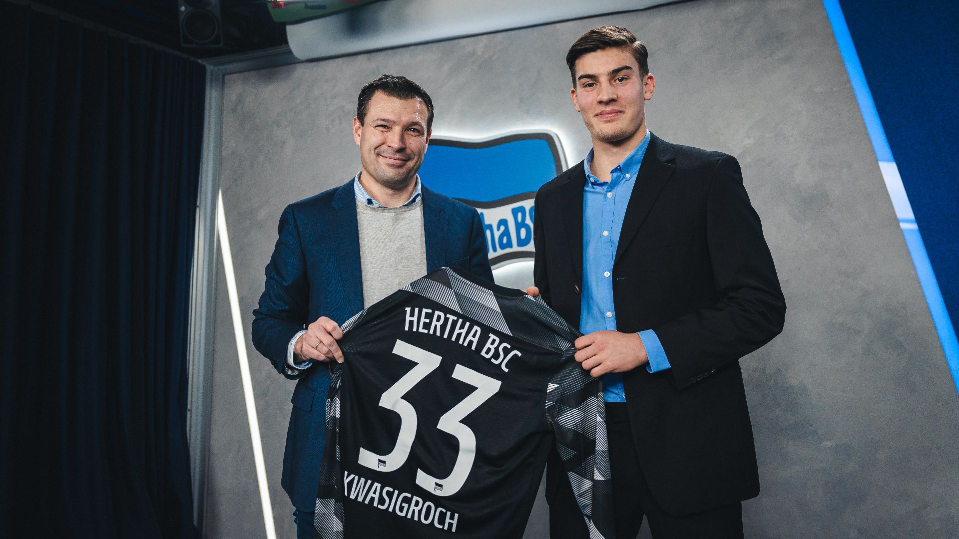 Benjamin Weber und Torwart Robert Kwasigroch.
