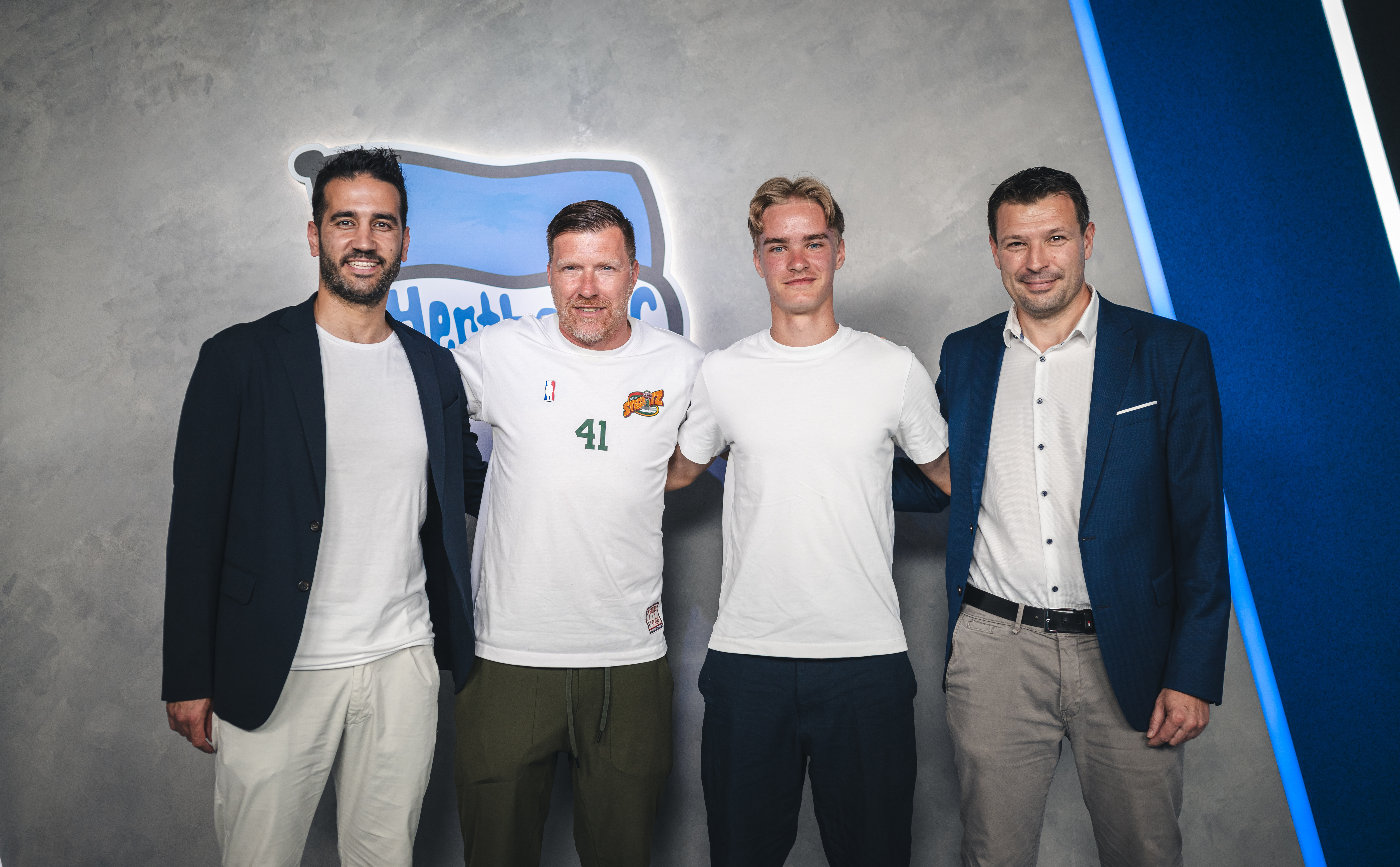 Sasan Gouhari, Zecke Neuendorf, Lukas Michelbrink und Benjamin Weber.