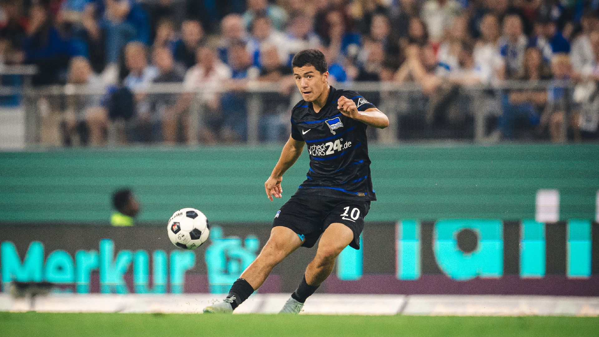 Ibrahim Maza im Volksparkstadion.