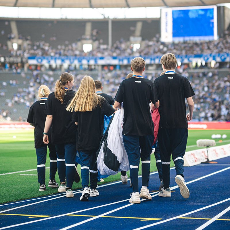 Mitglieder des Team030 im Olympiastadion.