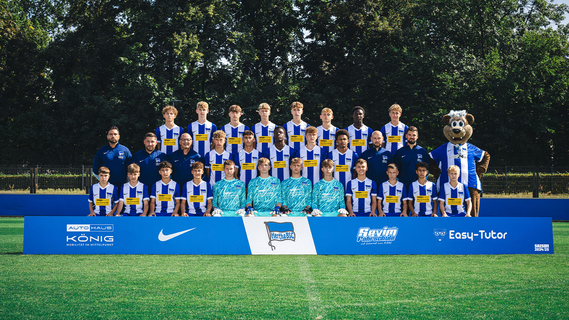 Das Mannschaftsfoto unserer U15 für die Saison 2024/25.