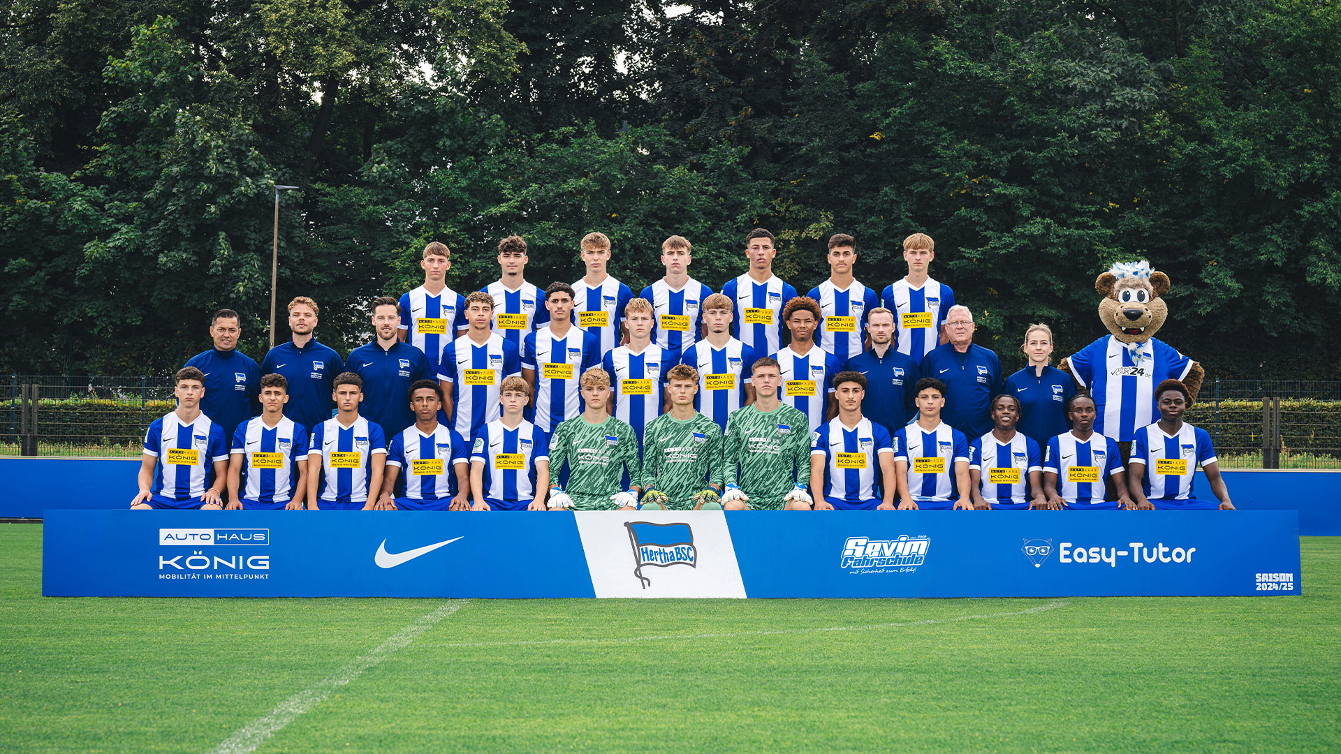 Das Mannschaftsfoto unserer U17 für die Saison 2024/25.