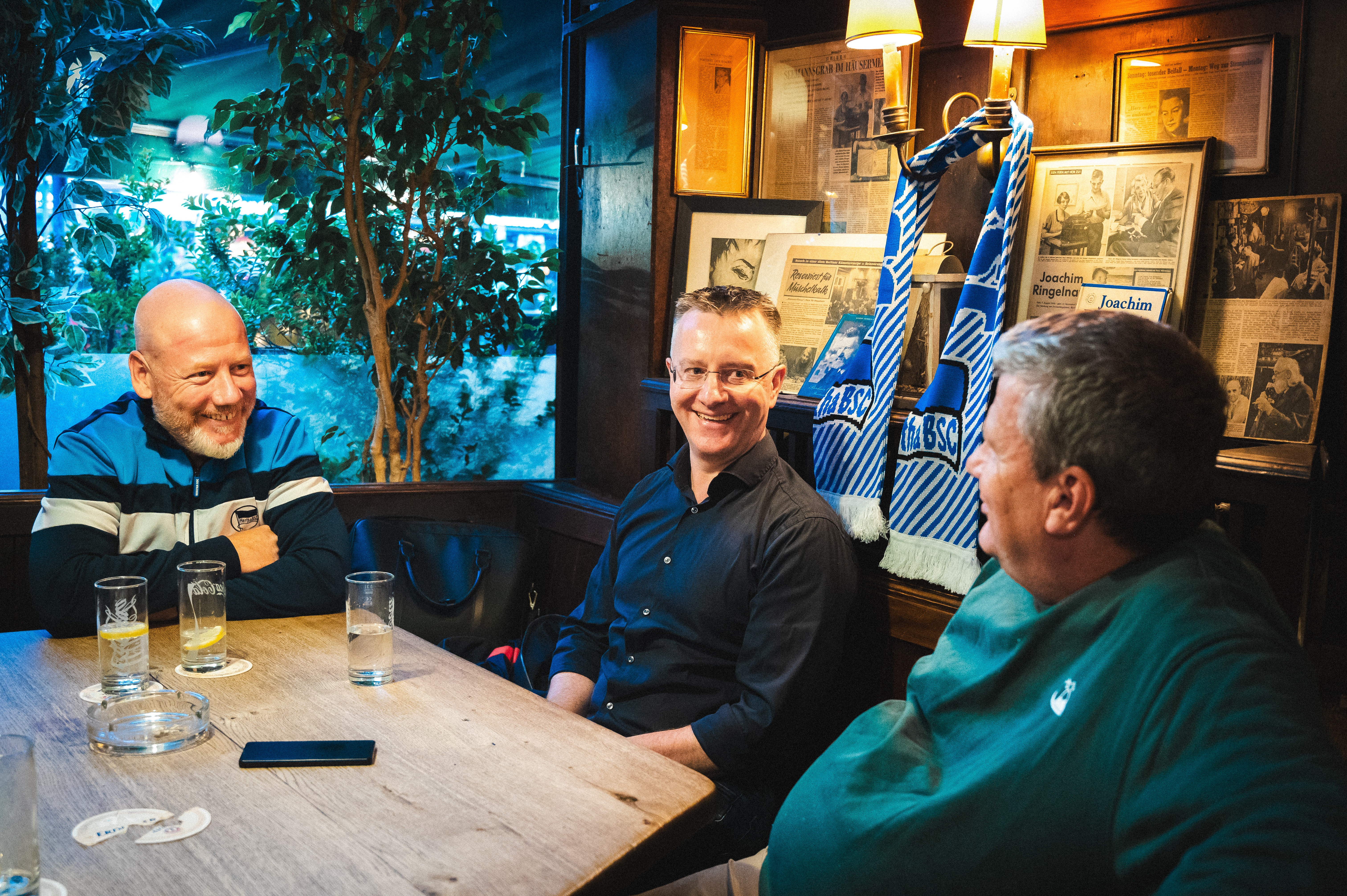 Udo Knierim, Jens Kerner und Fabian von Wachsmann im Gespräch.