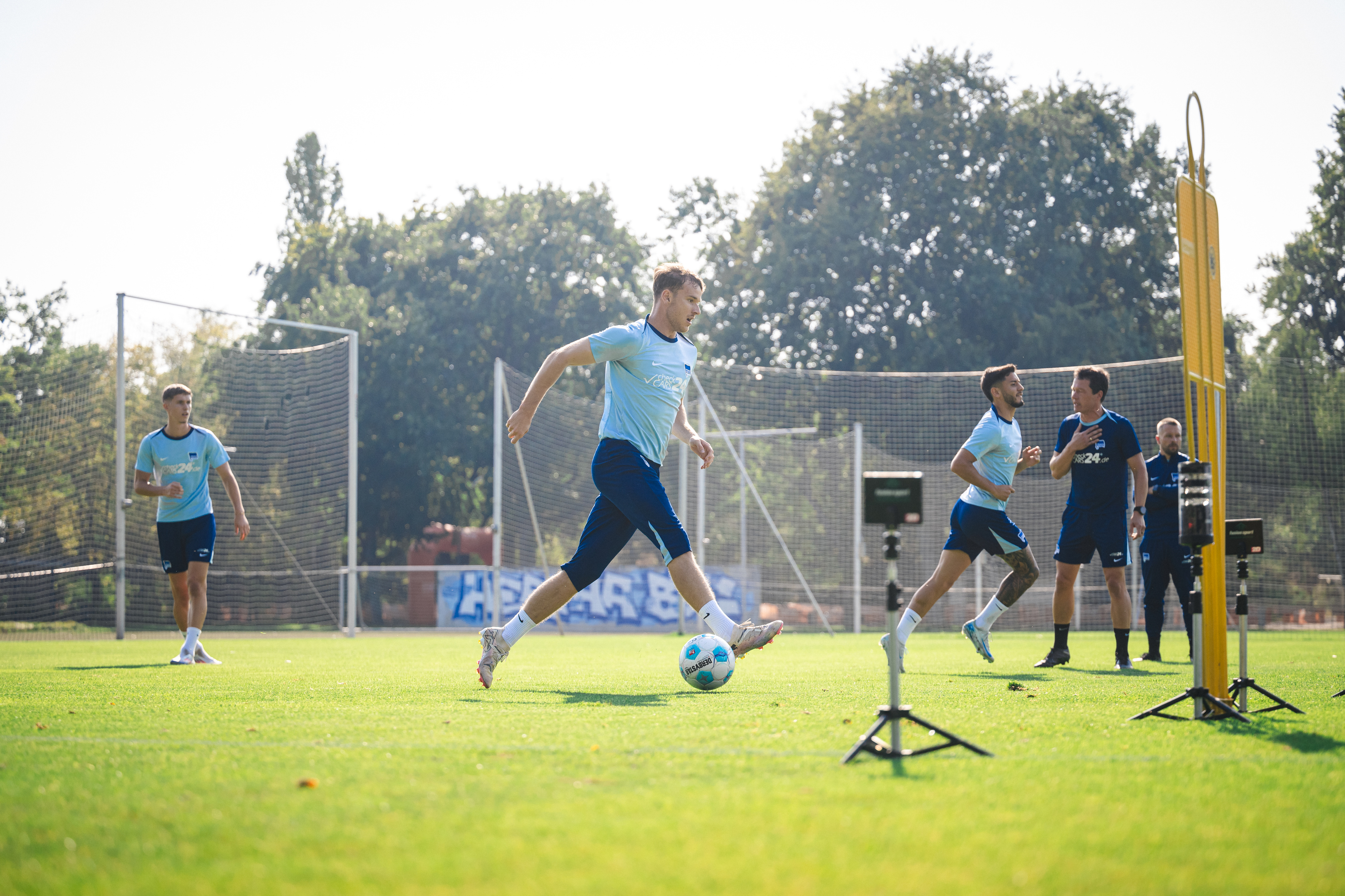 Pascal Klemens führt den Ball.