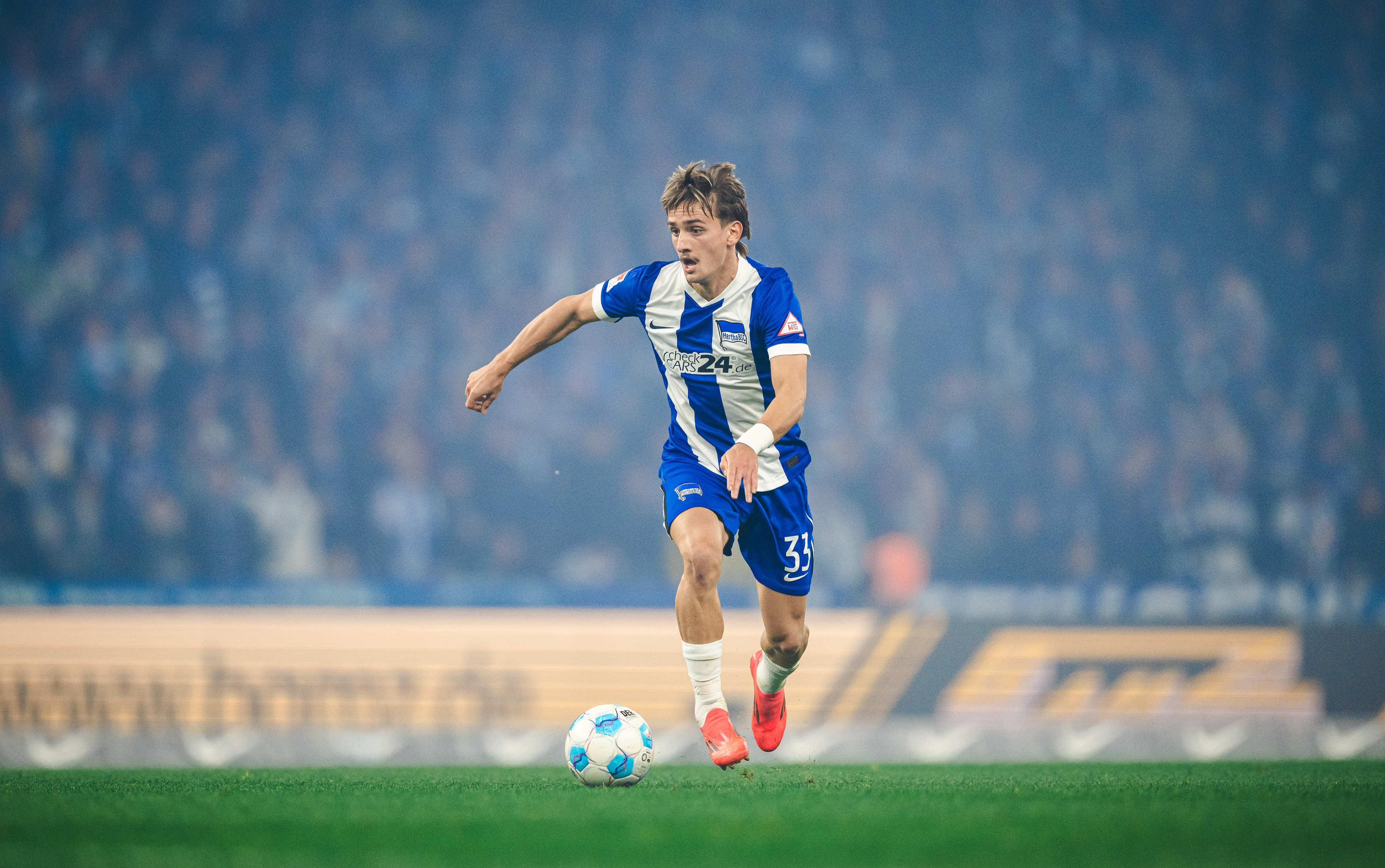 Michał Karbownik im Spiel gegen Köln.