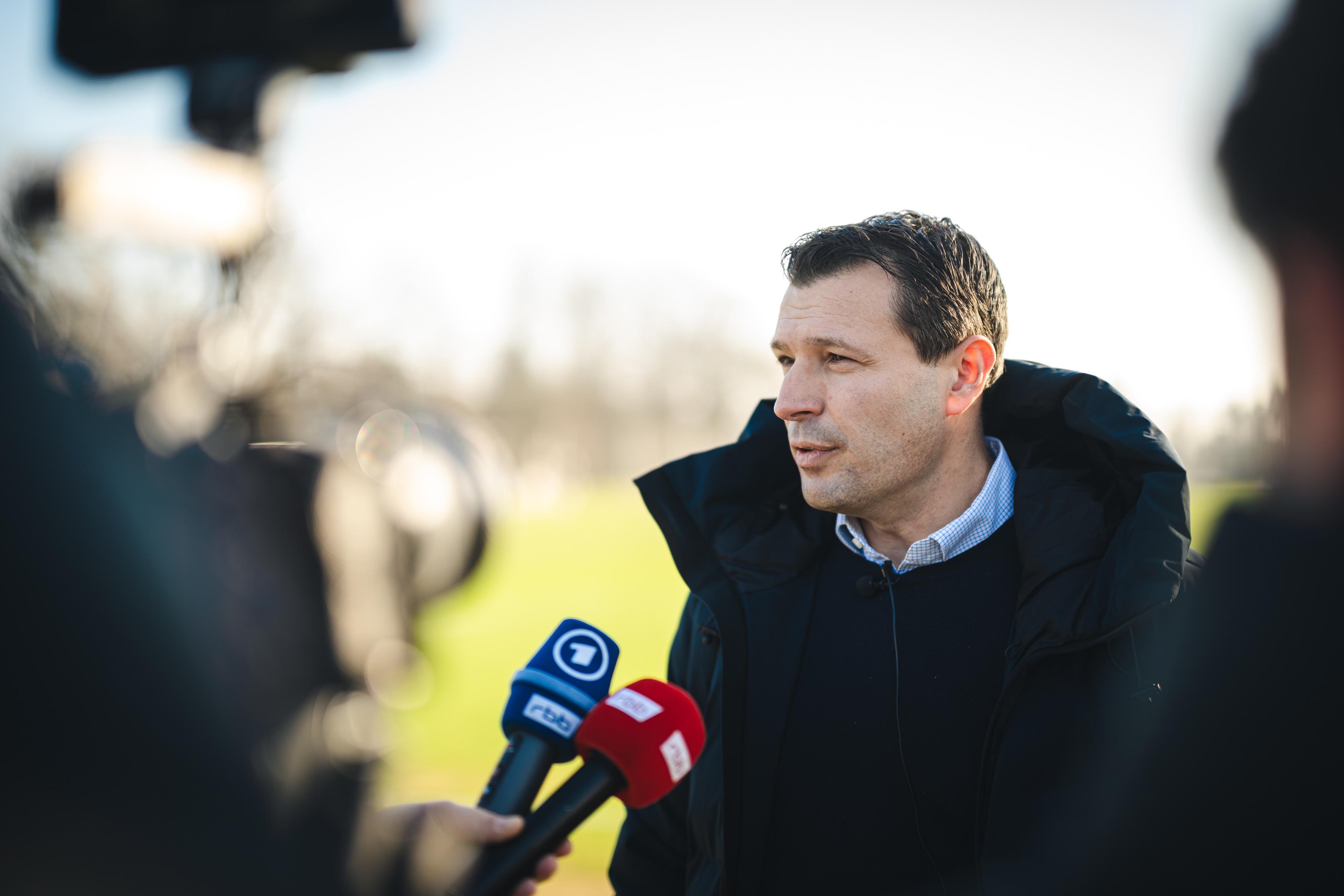 Benjamin Weber spricht in einer Medienrunde vor dem Heimspiel gegen Kaiserslautern.