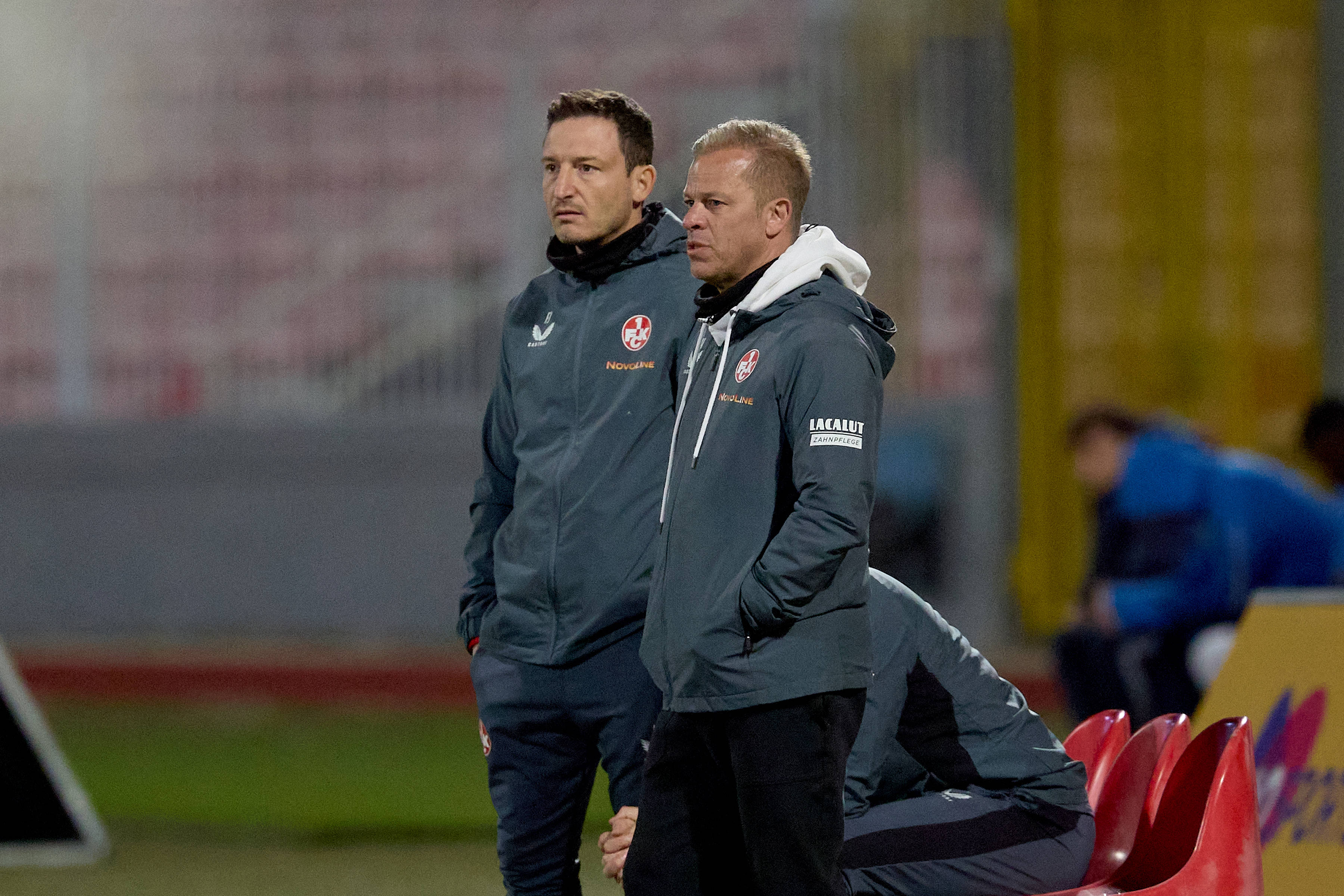 Die FCK-Trainer Florian Junge und Markus Anfang.
