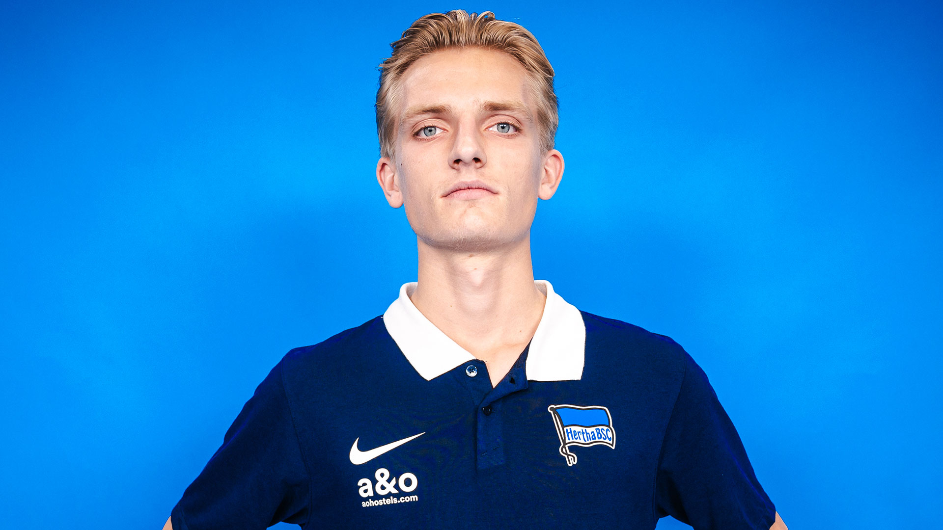 Porträtbild von Simon Riedel