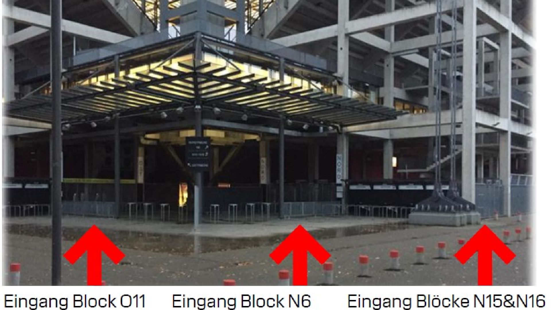 Die Zugänge des Gästebereichs im RheinEnergieSTADION.