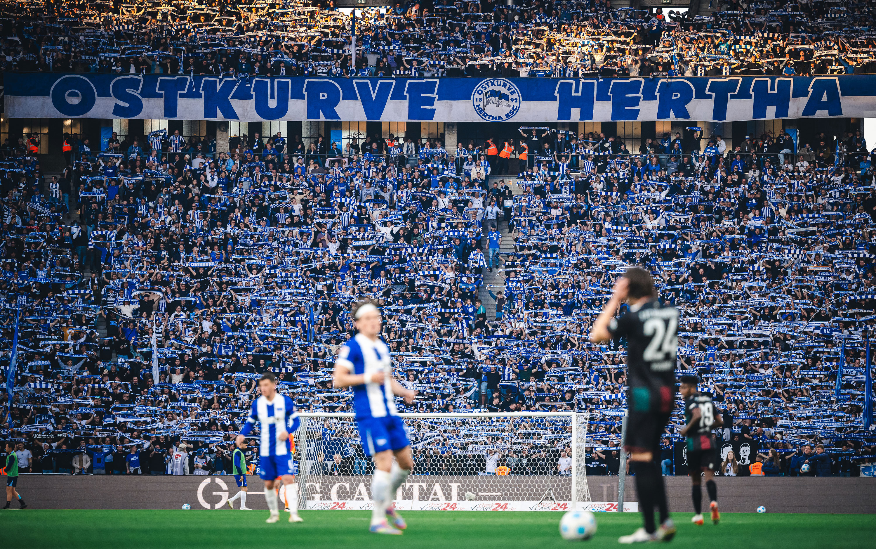 Schalparade in der Ostkurve.