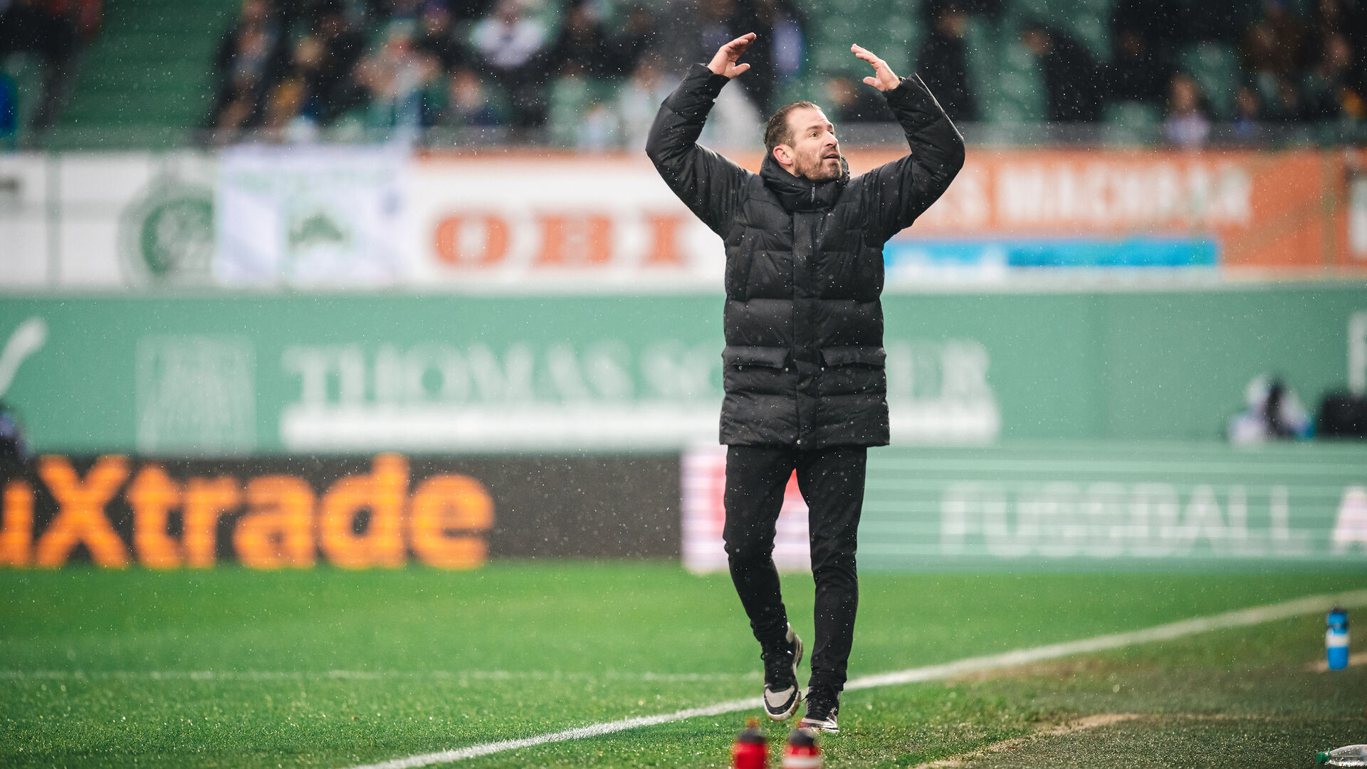 Jan Siewert feuert die Zuschauer an.
