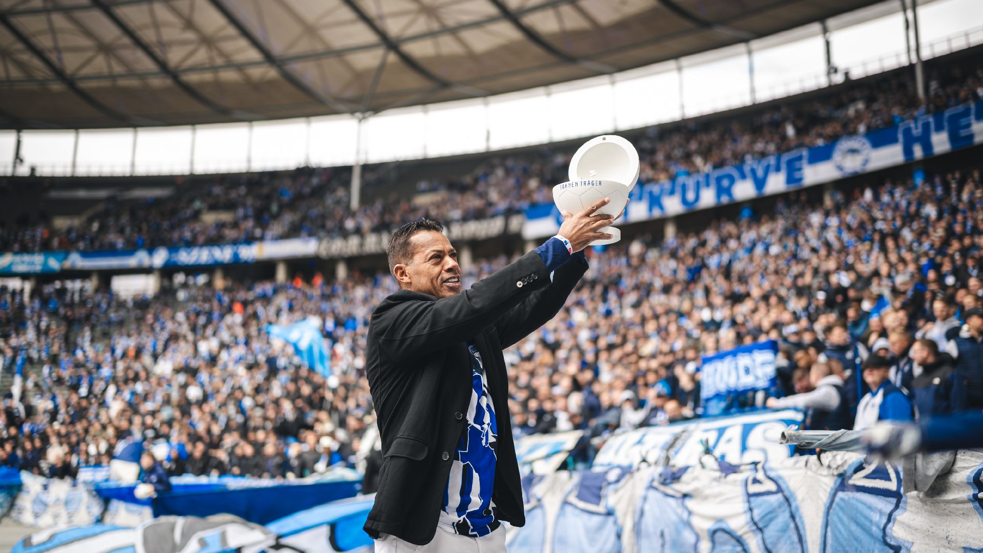 Marcelinho in der Ostkurve.