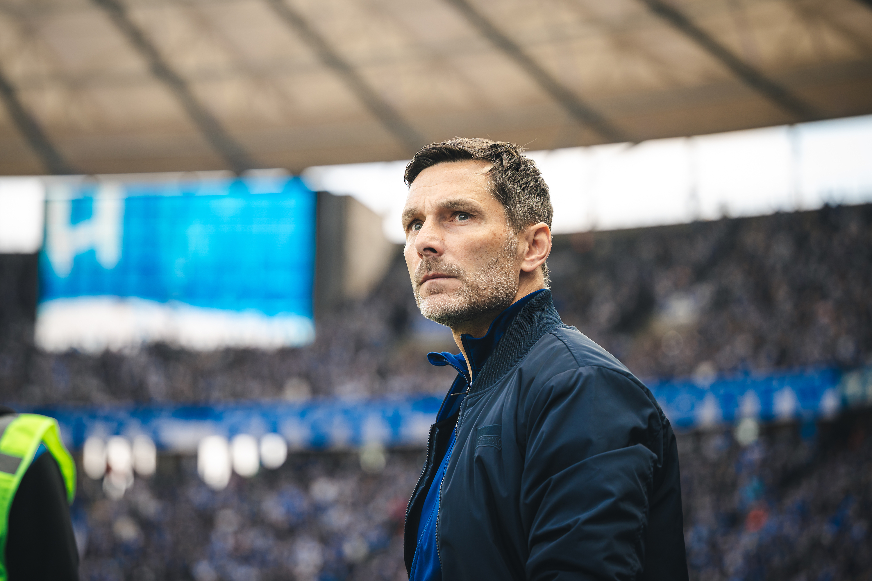 Stefan Leitl blickt ins Olympiastadion.