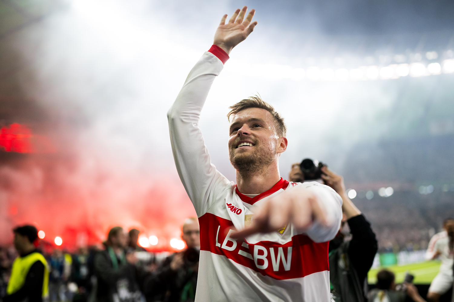 Maximilian Mittelstädt beim Feiern nach de DFB-Pokalsieg im Olympiastadion.