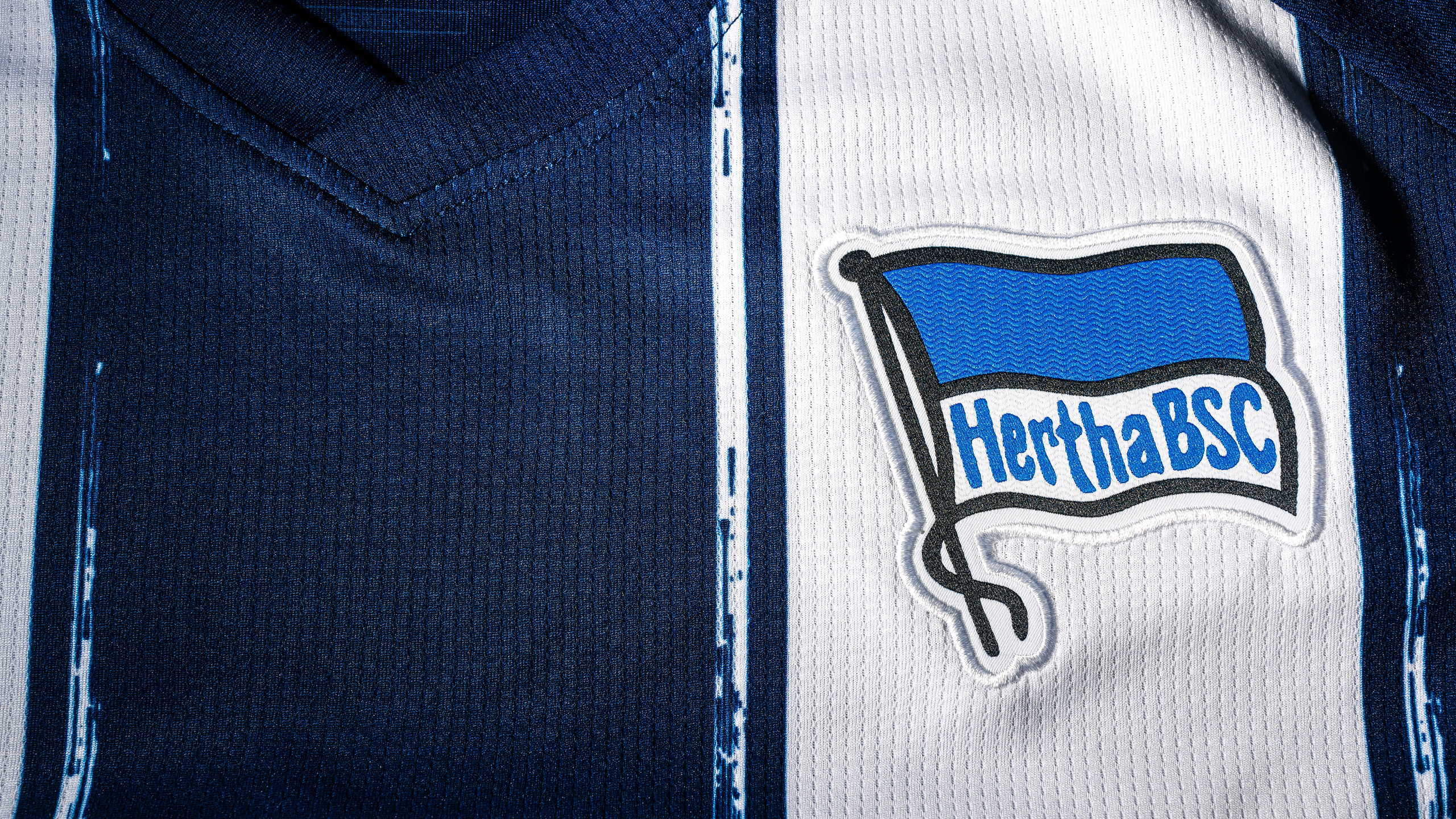 Unser Heimtrikot im Studio.