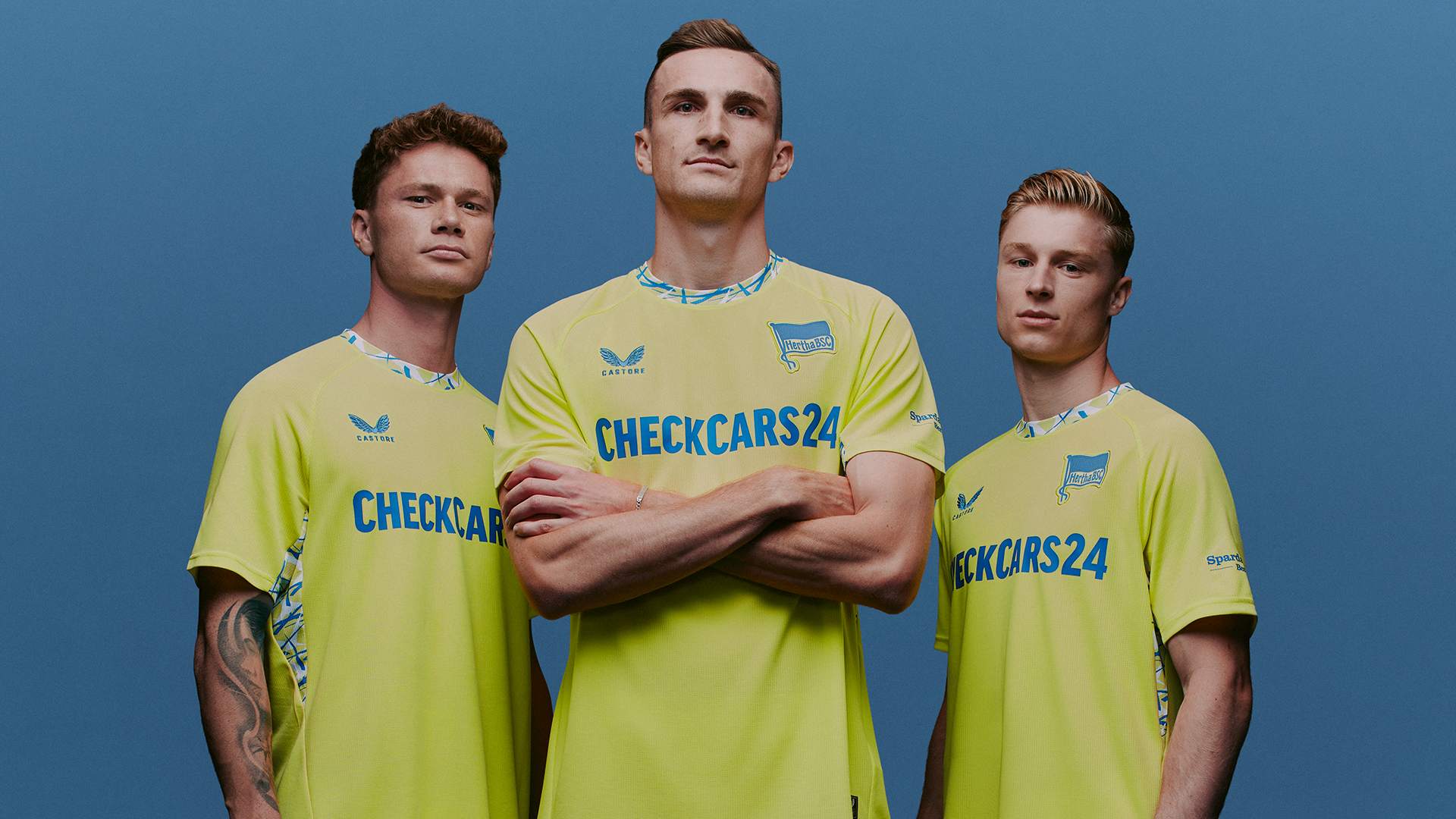 Sebastian Grønning, Niklas Kolbe und Julian Eitschberger im Ausweichtrikot.