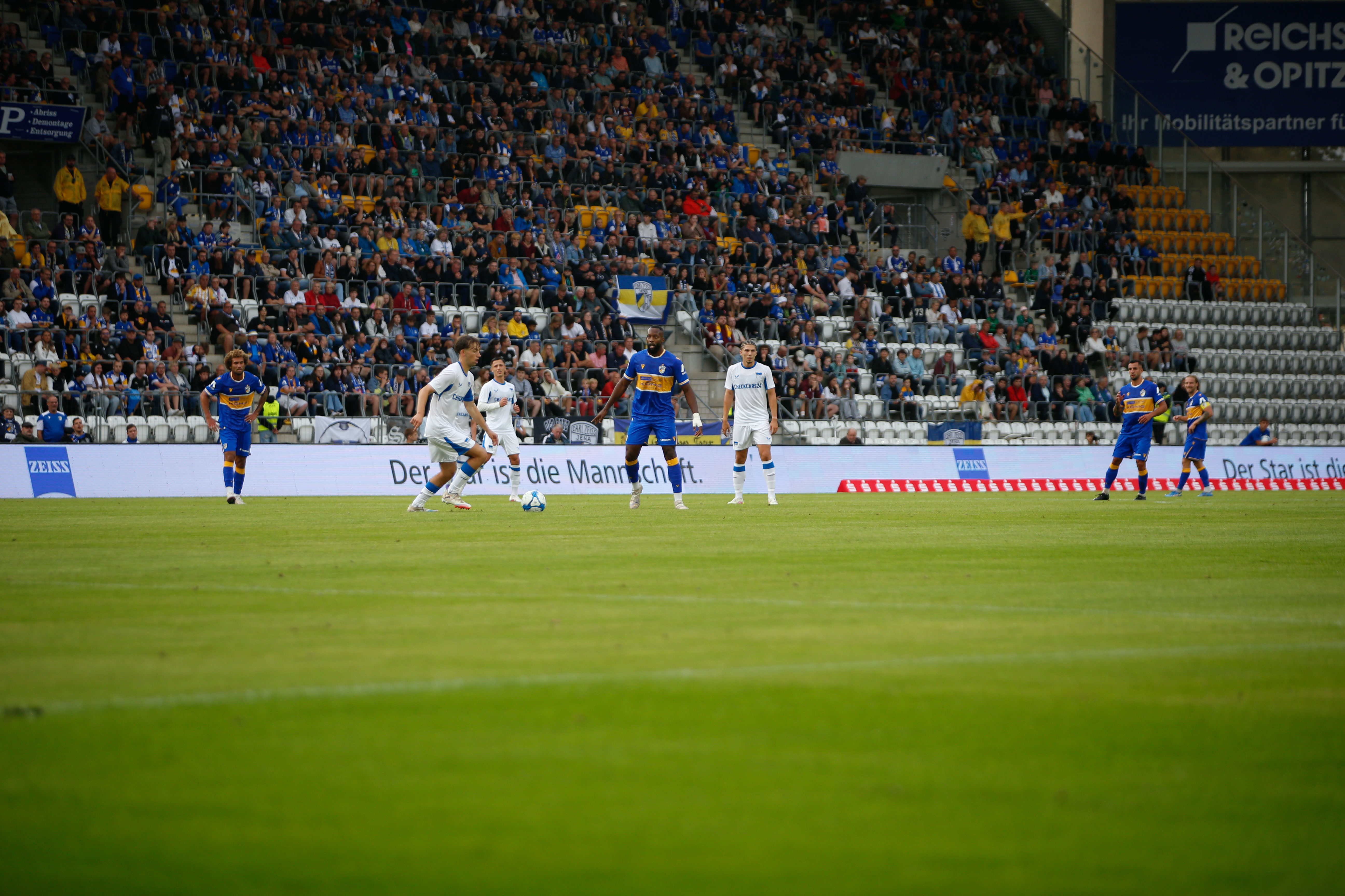 Spielszene aus dem Duell unserer U23 mit Carl Zeiss Jena.