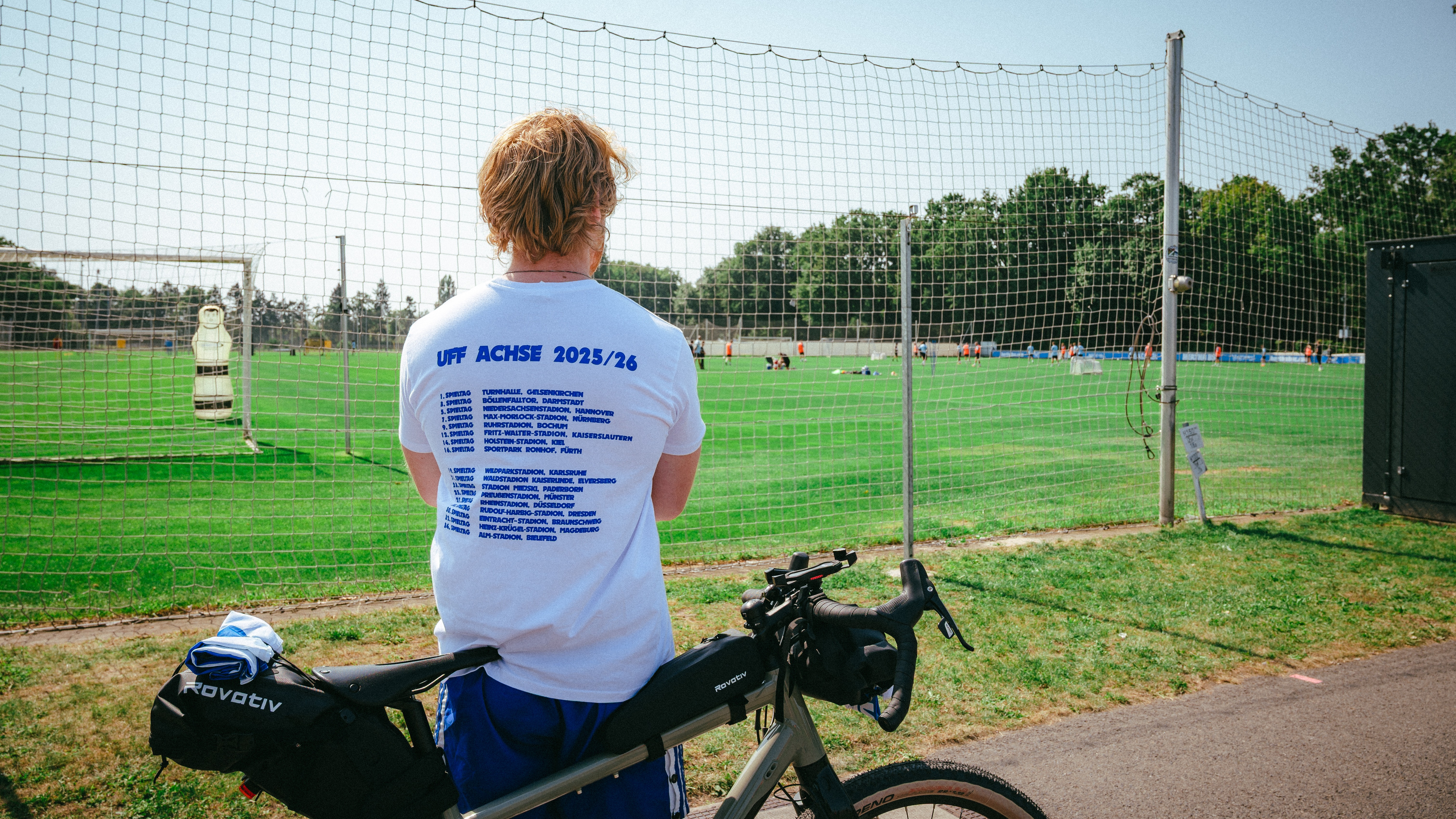 Jack Morris beobachtet eine Trainingseinheit unserer Herthaner.