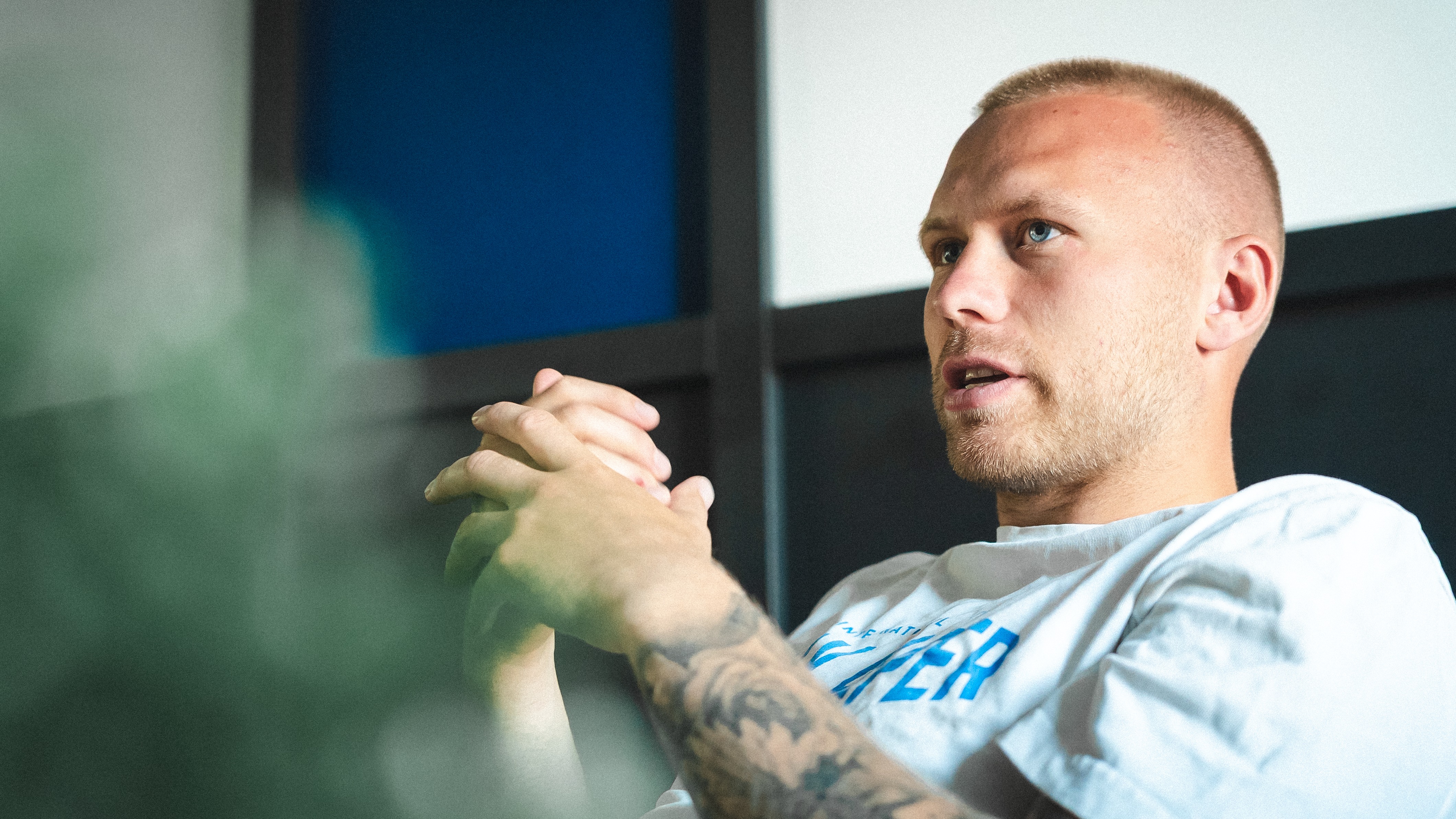 Jón Dagur Thorsteinsson im Gespräch.