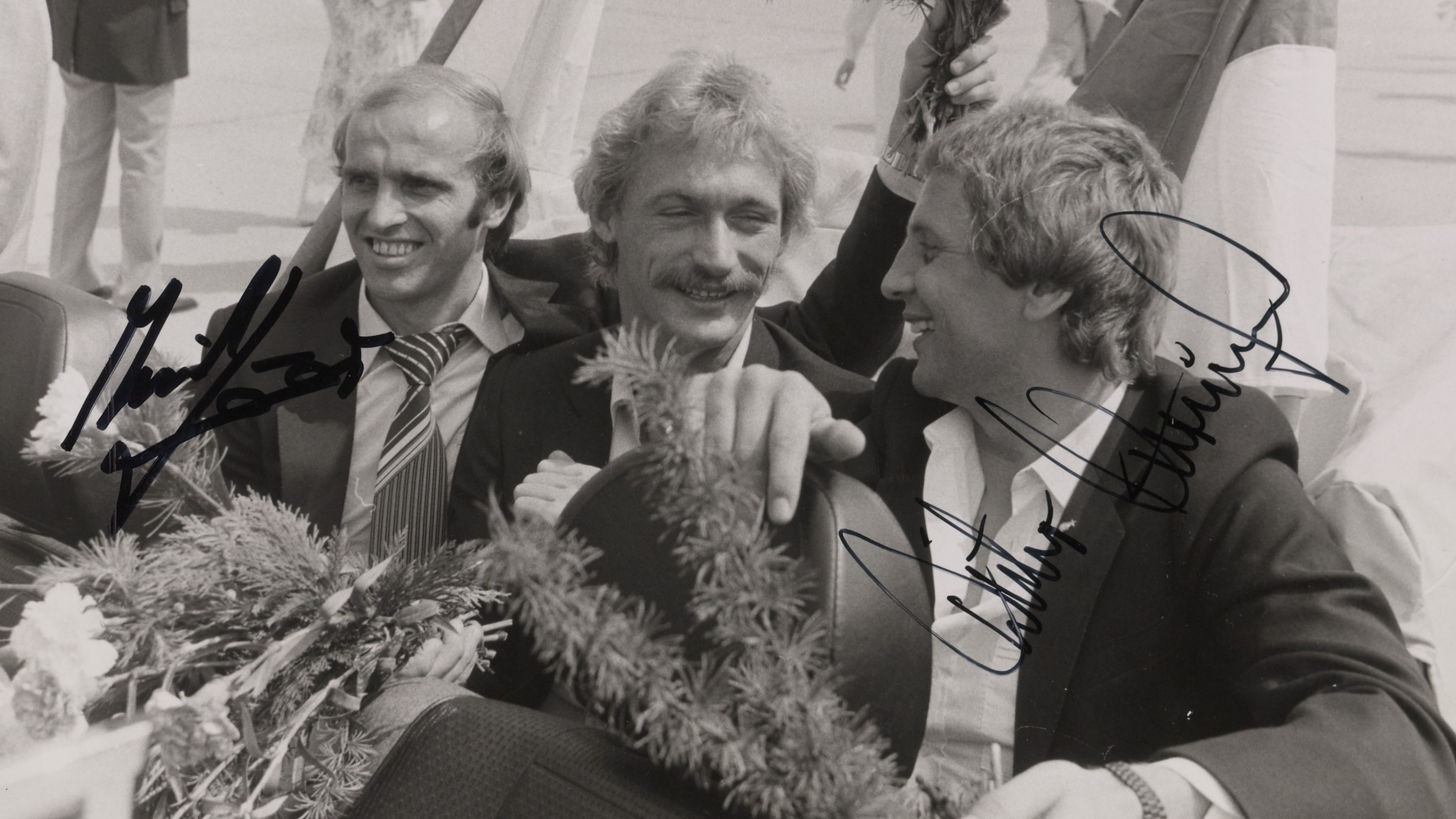 Ete Beer, Hanne Weiner und Dieter Nüssing nach der Rückkehr vom DFB-Pokal-Endspiel 1979.