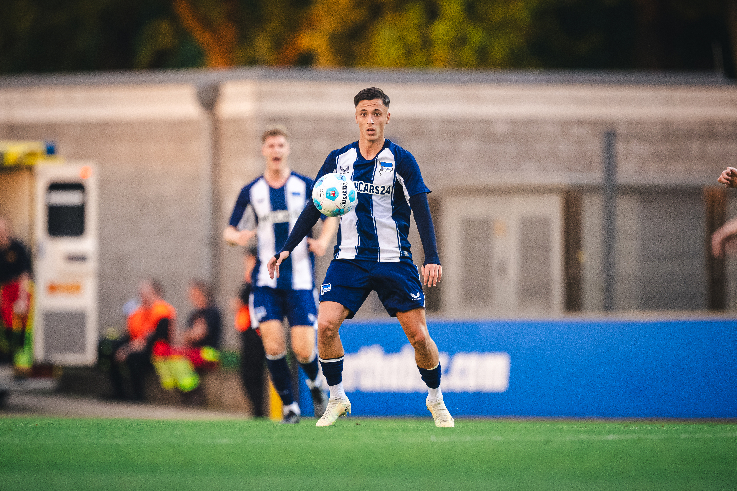 Dion Ajvazi am Ball für unsere U23.