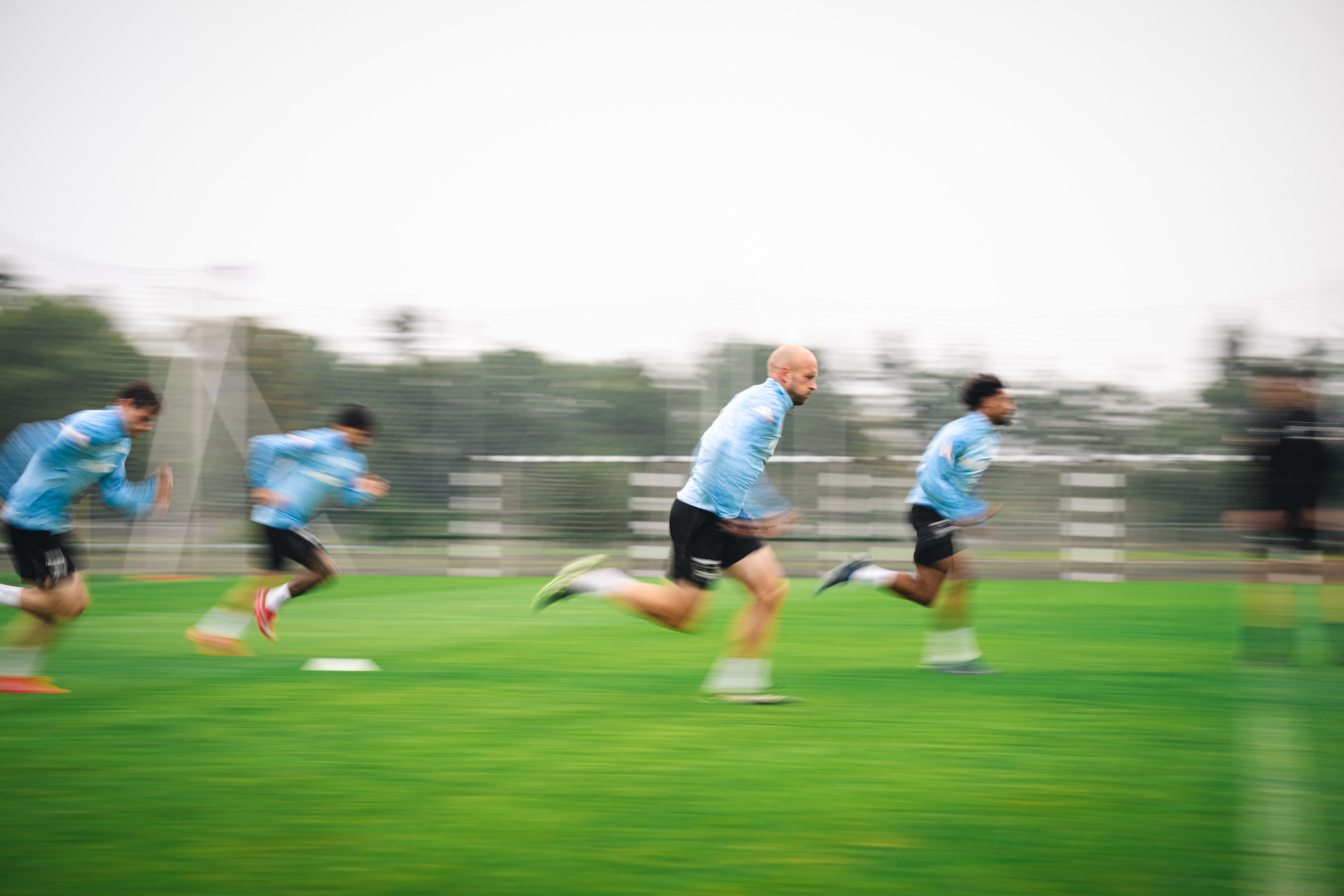 Unsere Herthaner sprinten im Training.