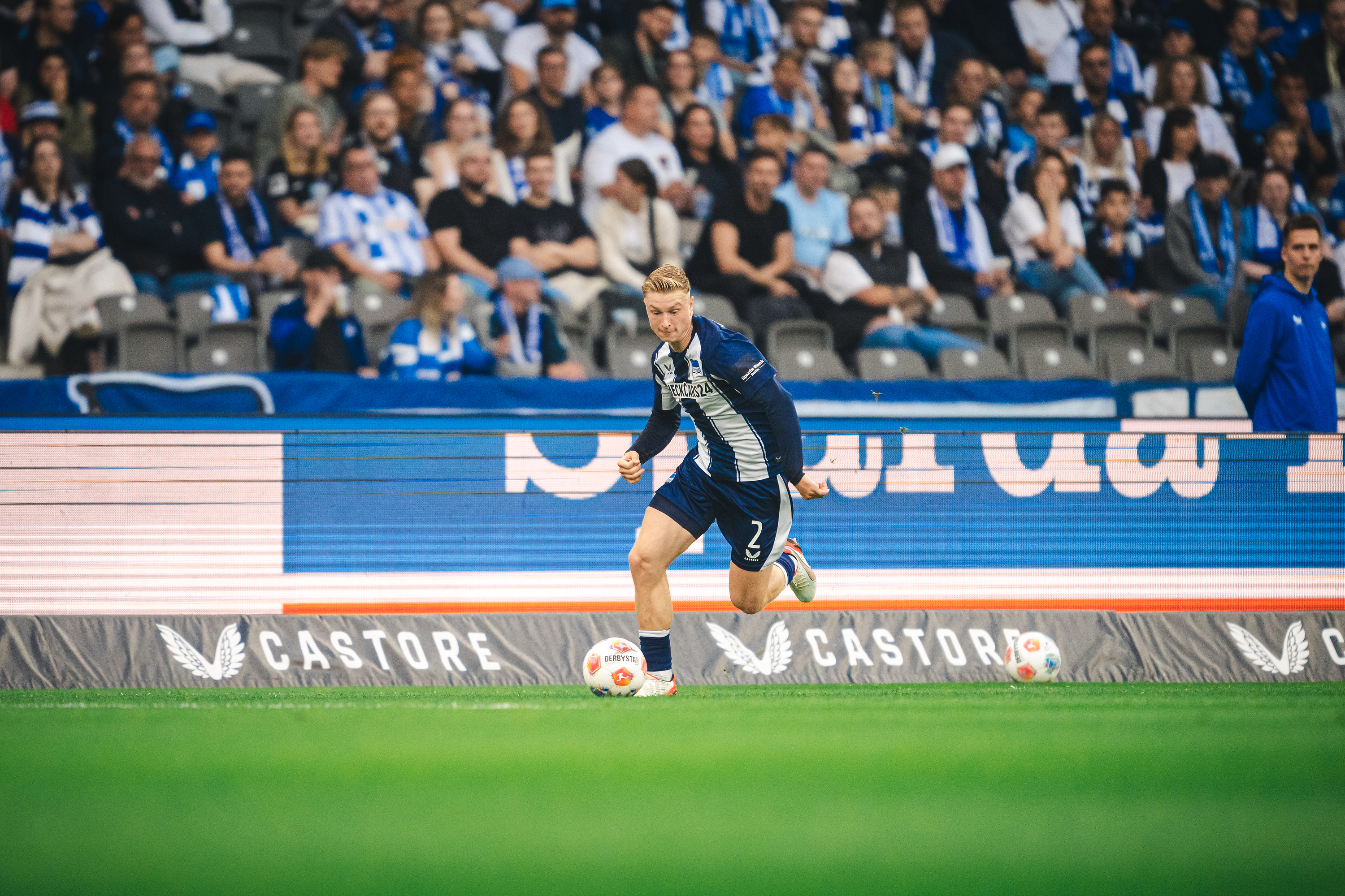 Julian Eitschberger stürmt im Olympiastadion