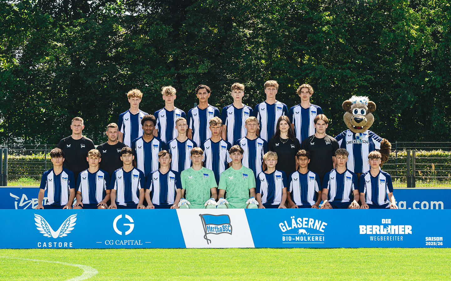 Das U16-Mannschaftsfoto der Saison 2025/26.