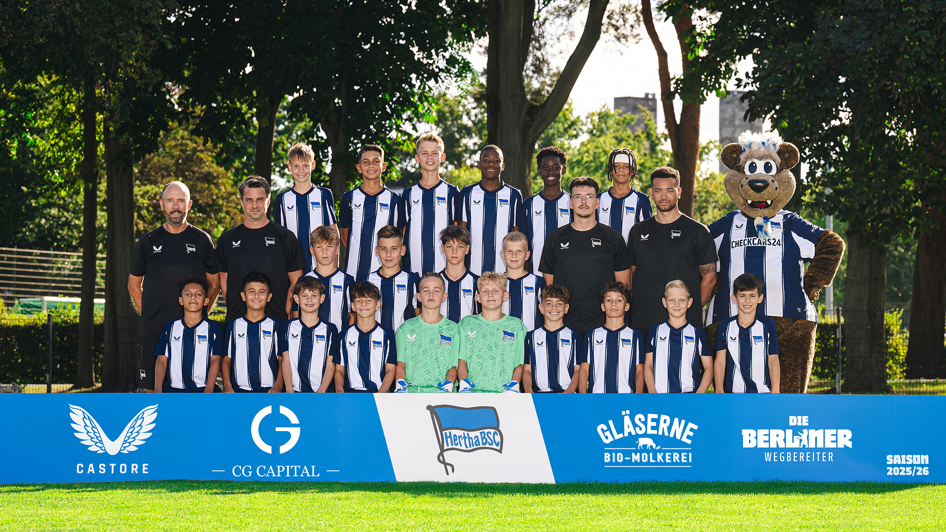 Die blau-weiße U12 für 2025/26.