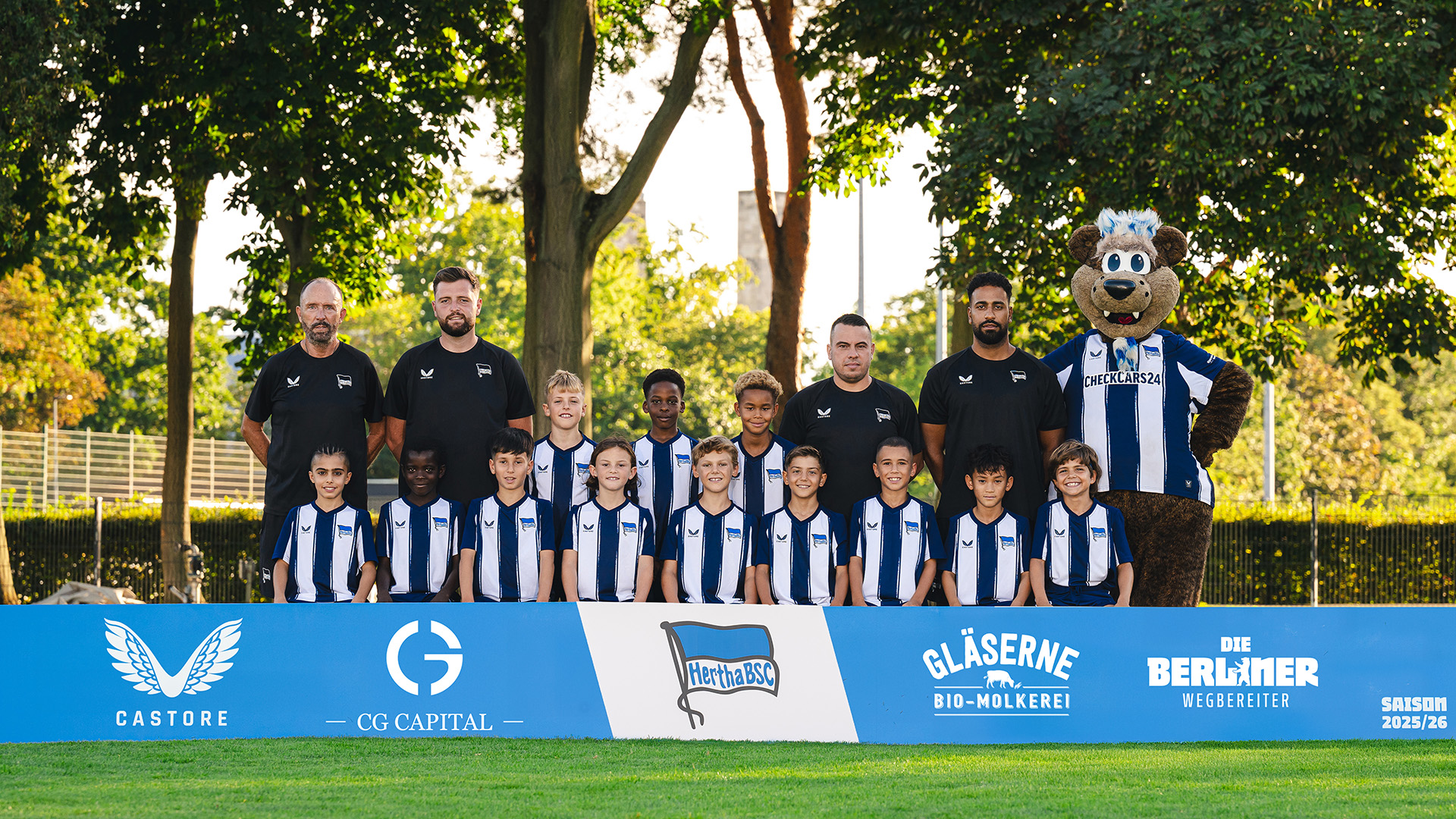 Die blau-weiße U10 für 2025/26.